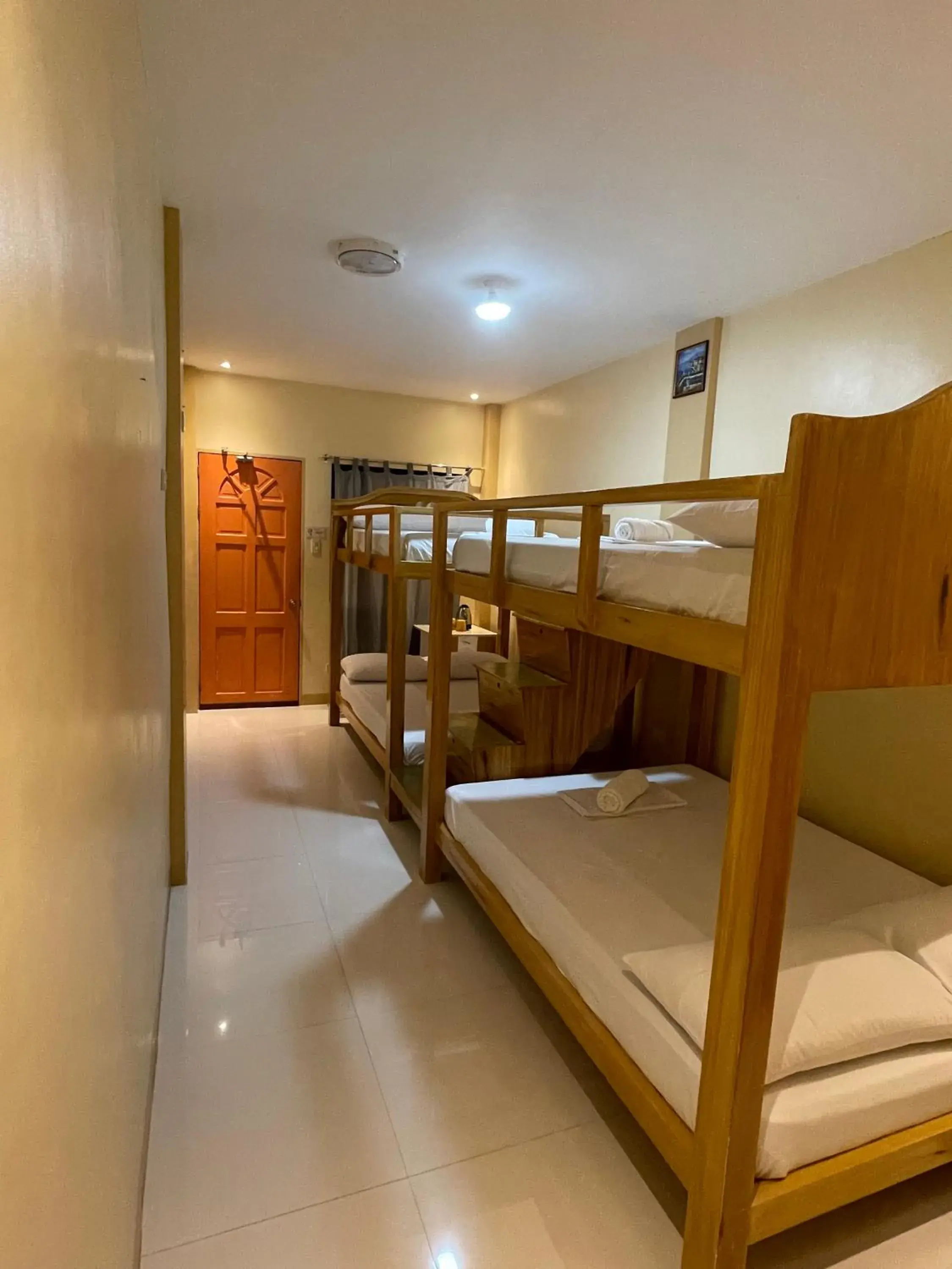 8-Bed Mixed Dormitory Room in Susada's Inn 8-Bed Mixed Dormitory Room in Susada's Inn