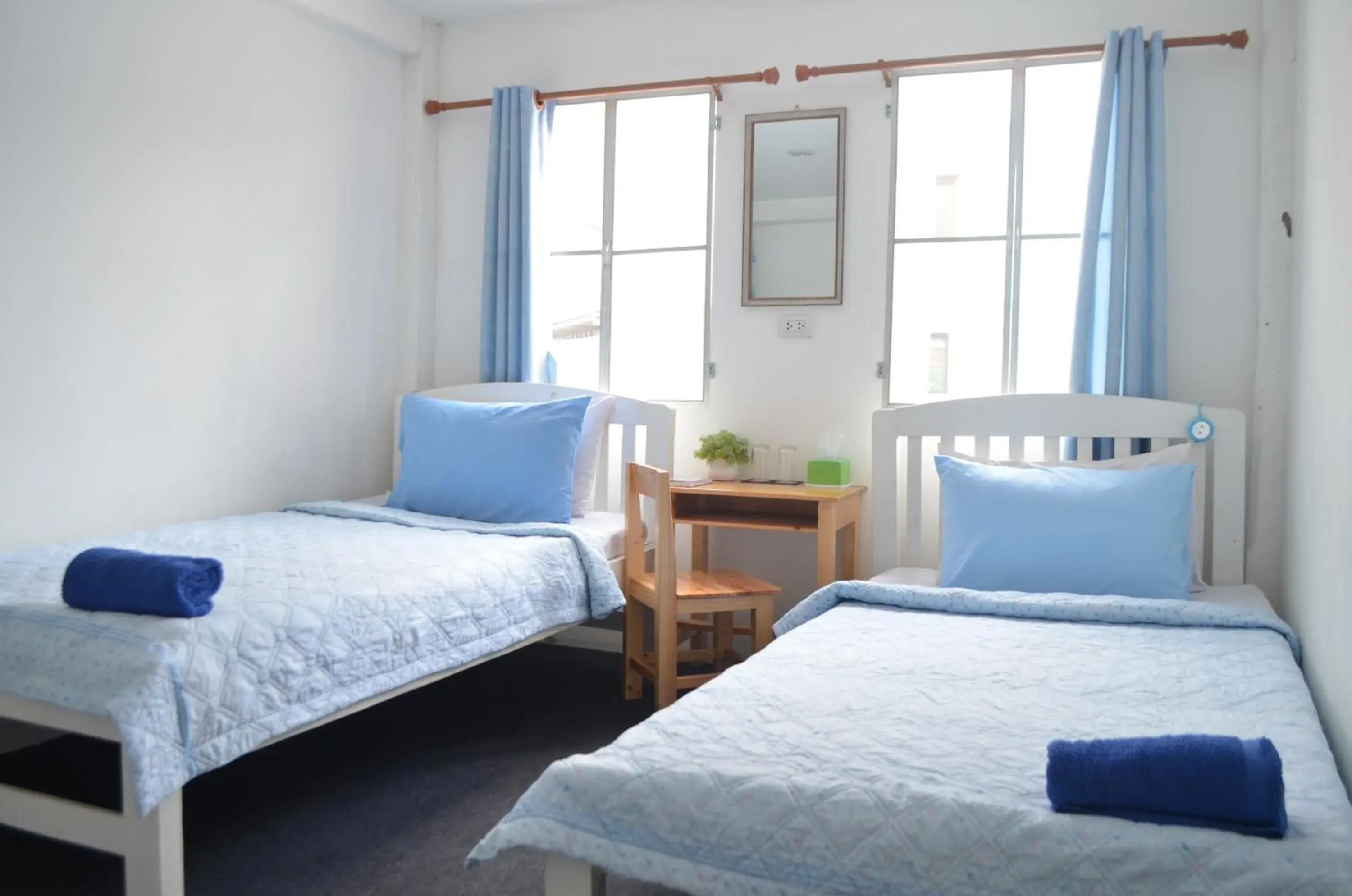 Twin Room with Shared Bathroom - single occupancy - Fan in Paapu House Twin Room with Shared Bathroom - single occupancy - Fan in Paapu House