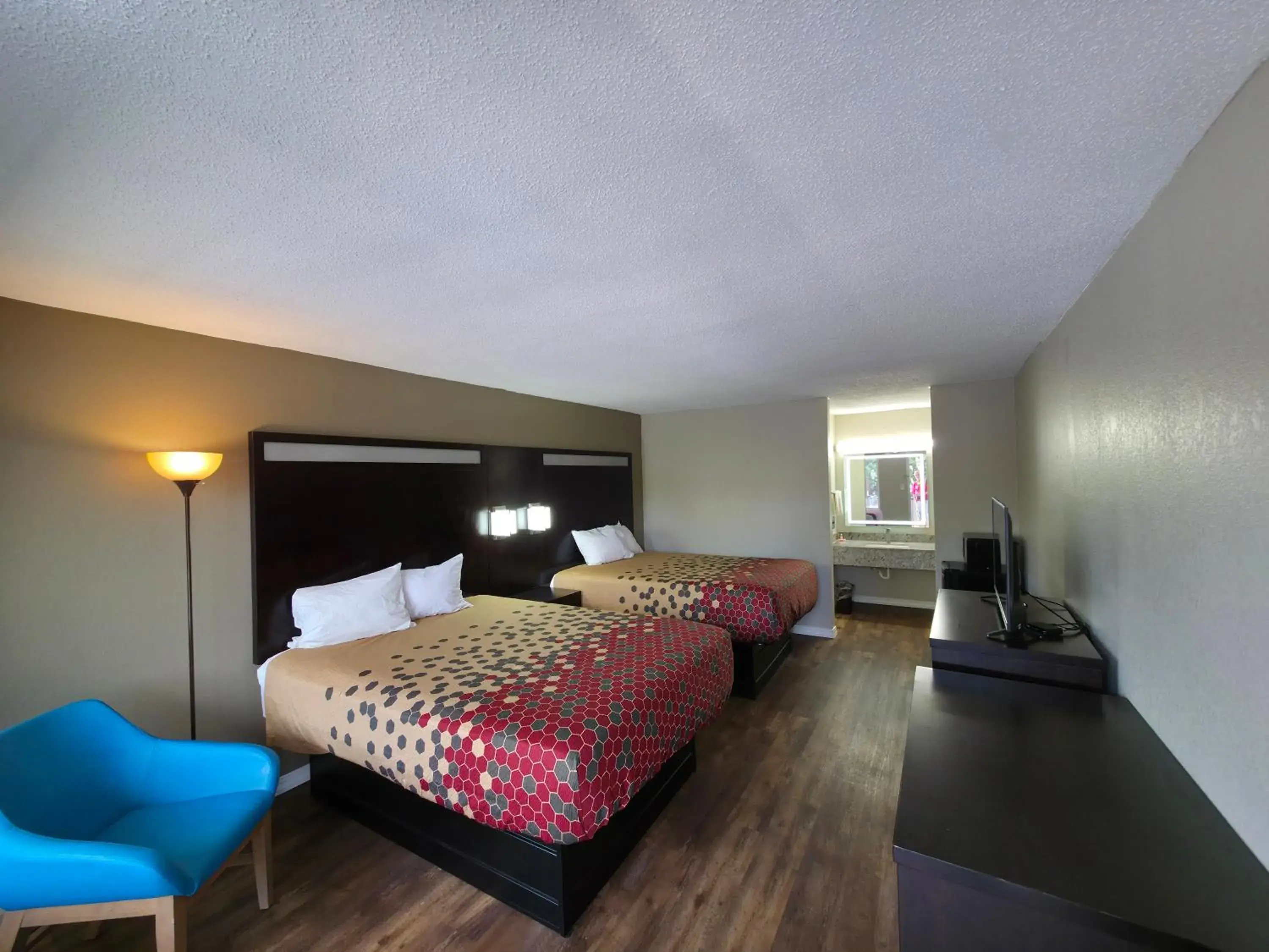 Double Room with Two Double Beds - Non-Smoking in Econo Lodge Lavonia Double Room with Two Double Beds - Non-Smoking in Econo Lodge Lavonia