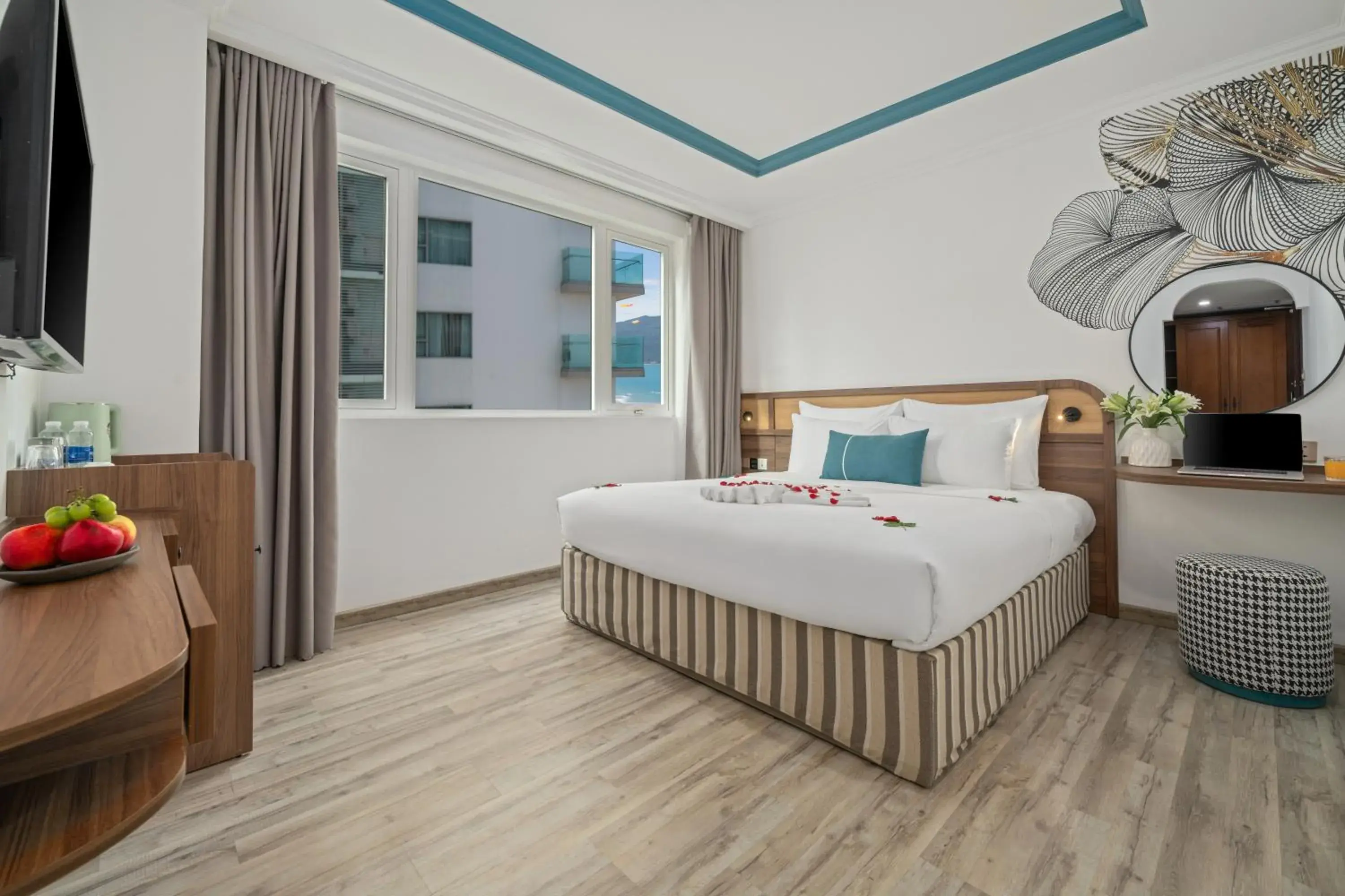 Deluxe Double or Twin Partial Sea View in Paracel Beach Hotel Deluxe Double or Twin Partial Sea View in Paracel Beach Hotel