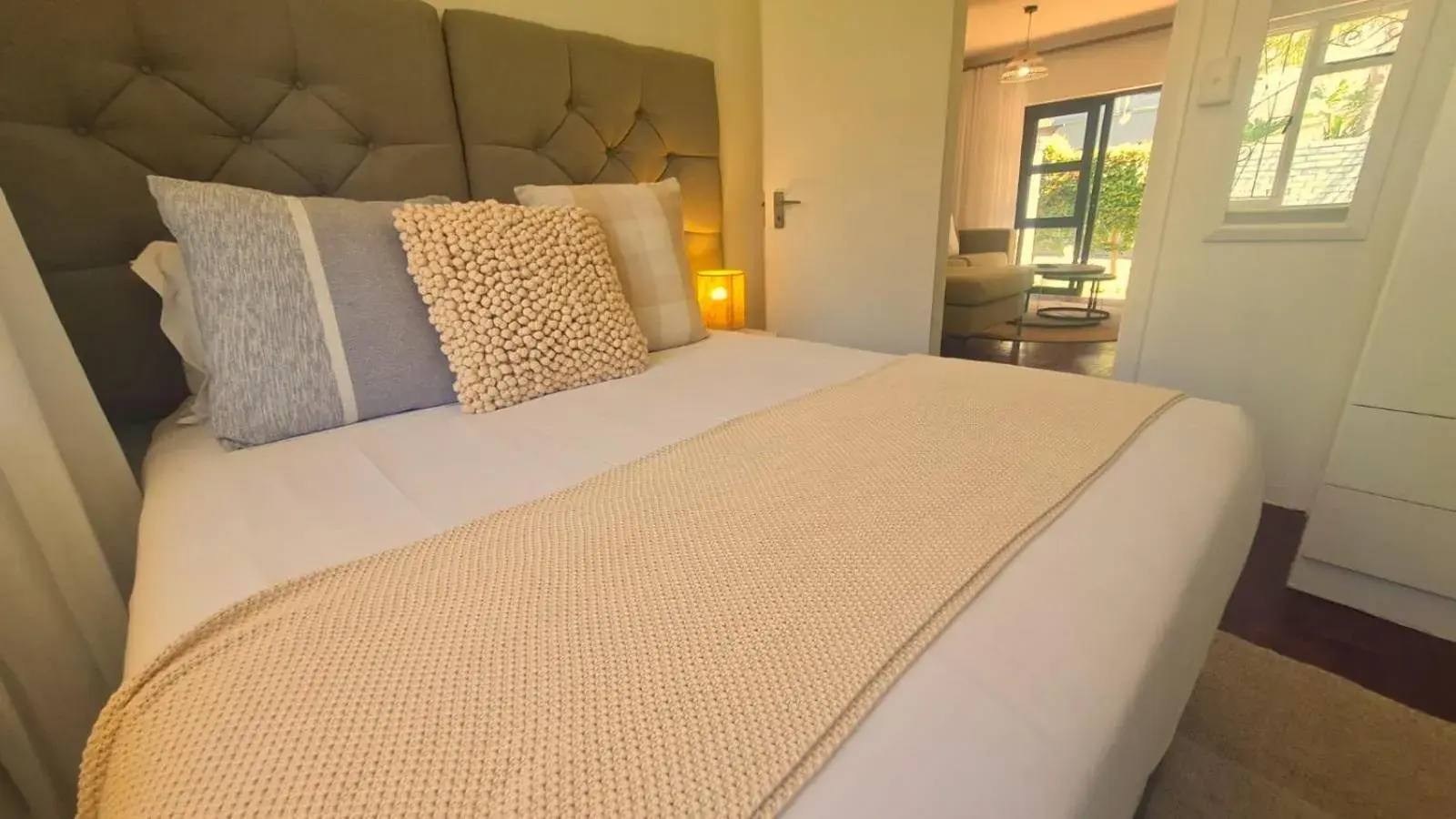 Apartment with Pool View in 2 On Lismore Guesthouse Apartment with Pool View in 2 On Lismore Guesthouse