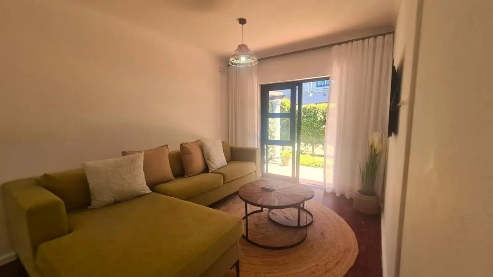 Apartment with Pool View in 2 On Lismore Guesthouse Apartment with Pool View in 2 On Lismore Guesthouse