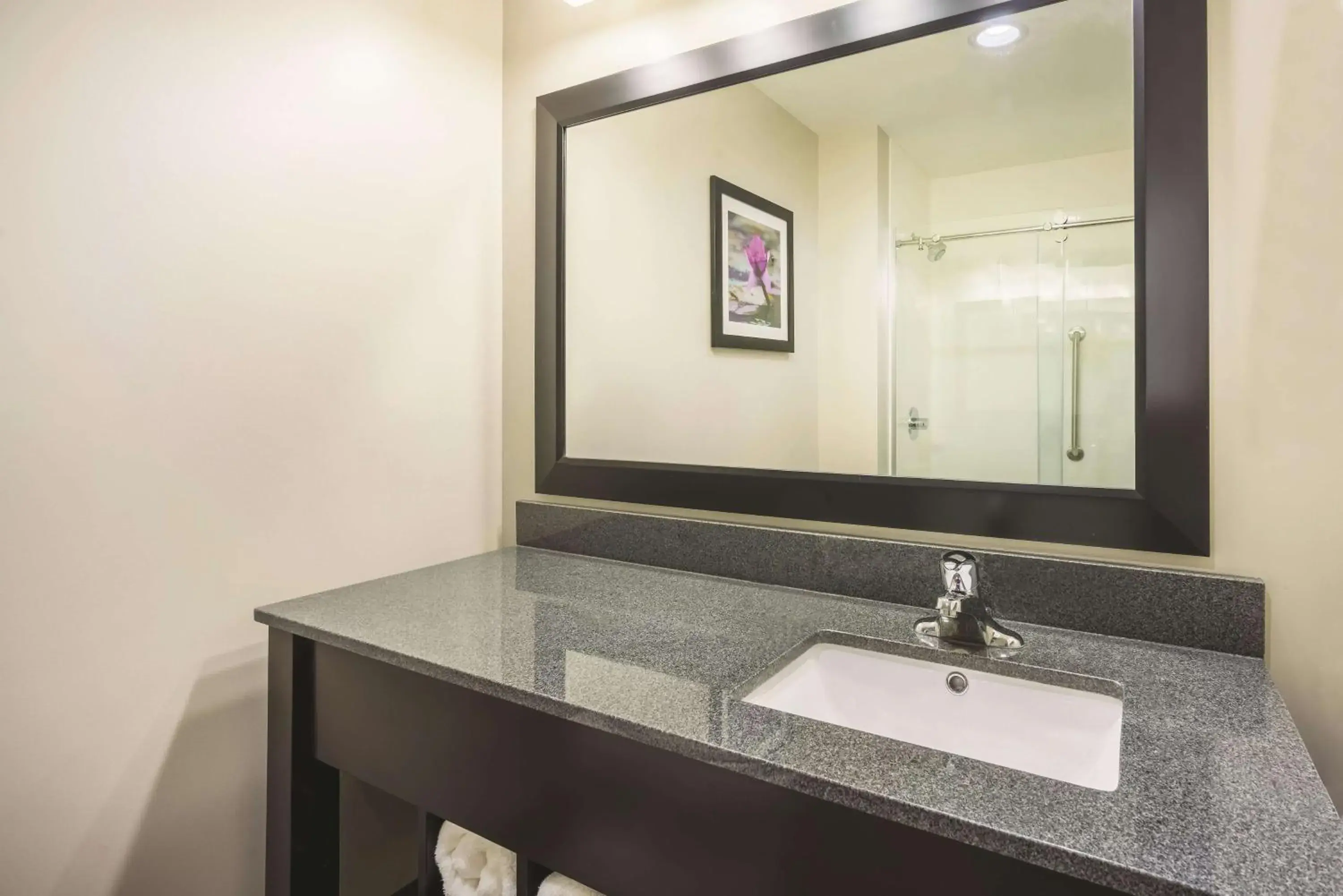 King Room in La Quinta Inn & Suites by Wyndham Clifton Park Saratoga Area 1749 Route 9 King Room in La Quinta Inn & Suites by Wyndham Clifton Park Saratoga Area 1749 Route 9