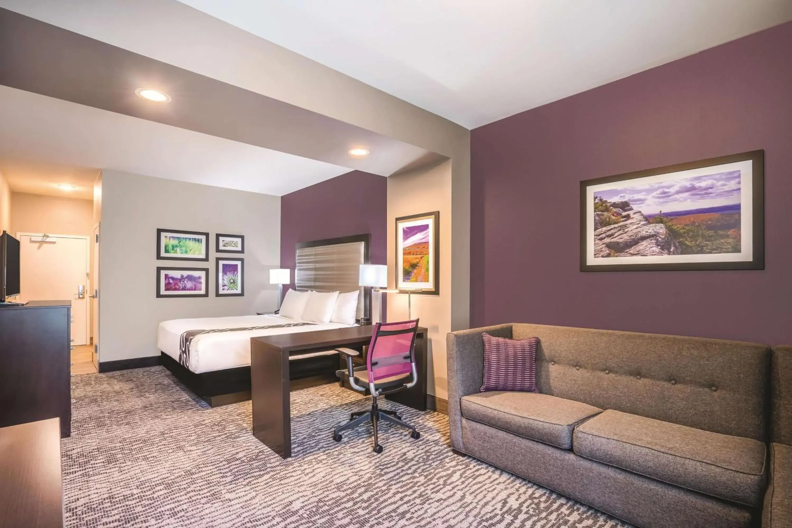 1 King Bed, Mobility Accessible Room, Studio Suite Non-Smoking in La Quinta Inn & Suites by Wyndham Clifton Park Saratoga Area 1749 Route 9 1 King Bed, Mobility Accessible Room, Studio Suite Non-Smoking in La Quinta Inn & Suites by Wyndham Clifton Park Saratoga Area 1749 Route 9