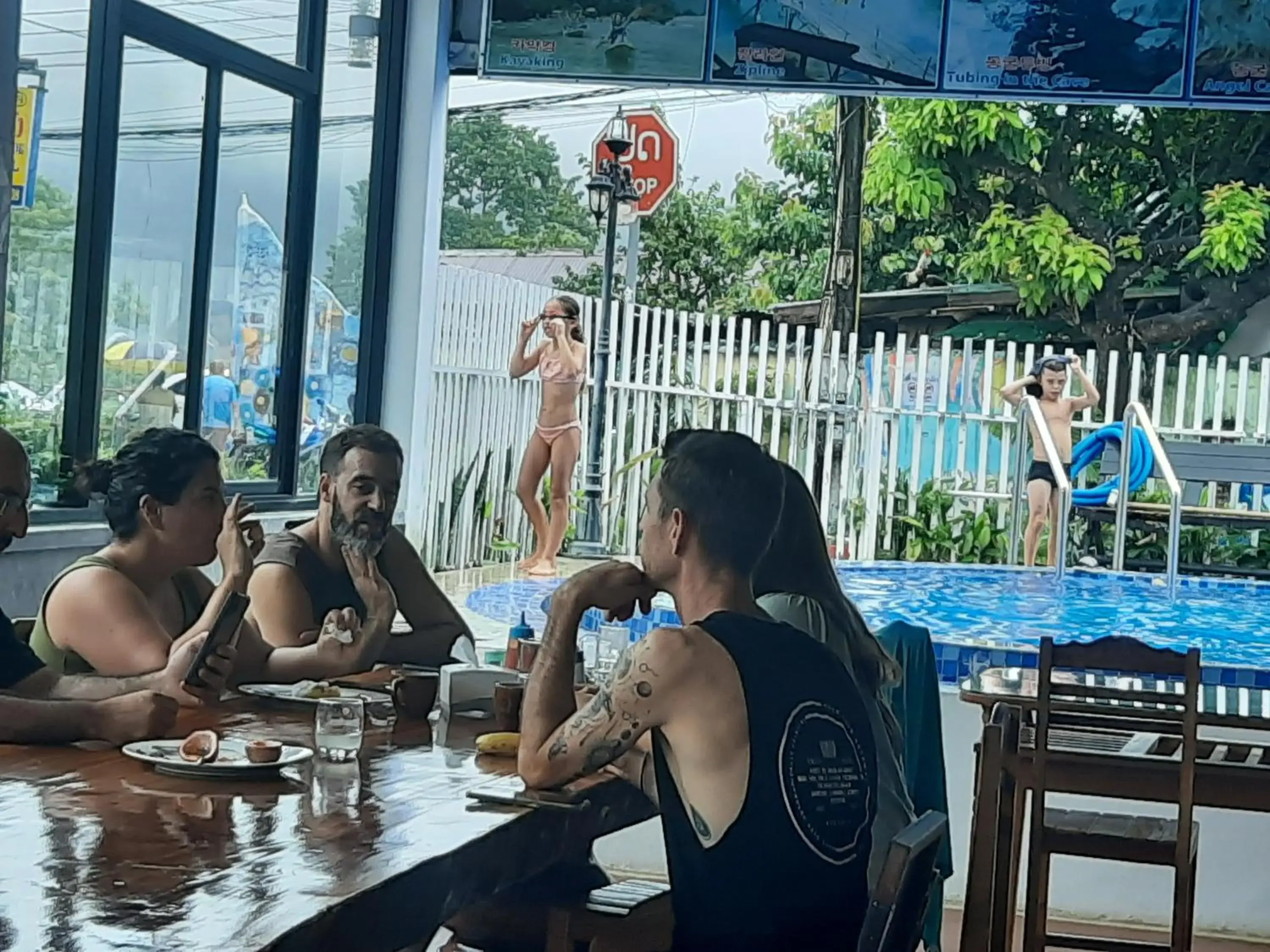 Deluxe Room in Vangvieng Rock Backpacker Rooftop Hostel Deluxe Room in Vangvieng Rock Backpacker Rooftop Hostel