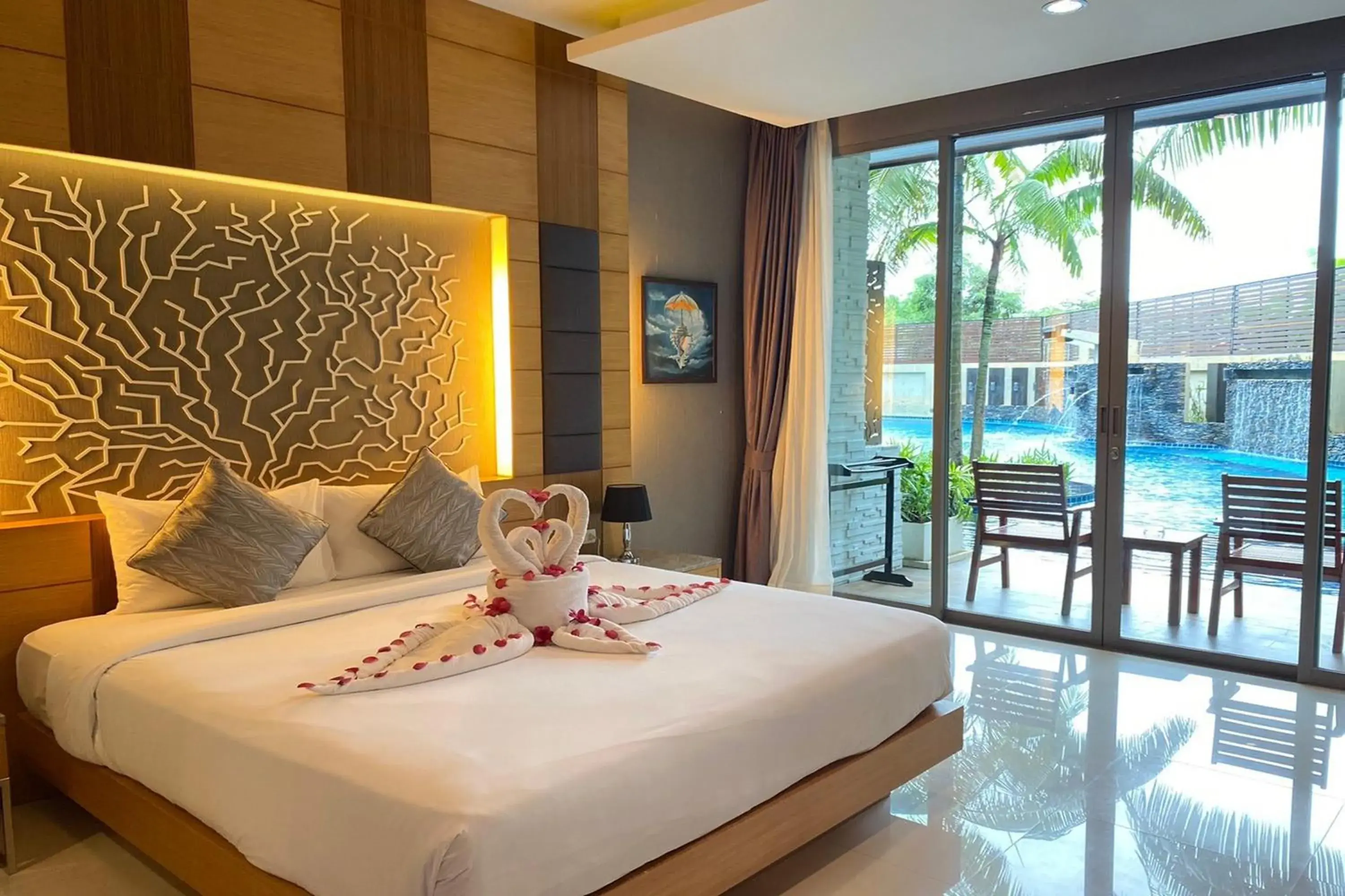 Deluxe Double Room with Pool Access in Aqua Resort SHA Plus Deluxe Double Room with Pool Access in Aqua Resort SHA Plus