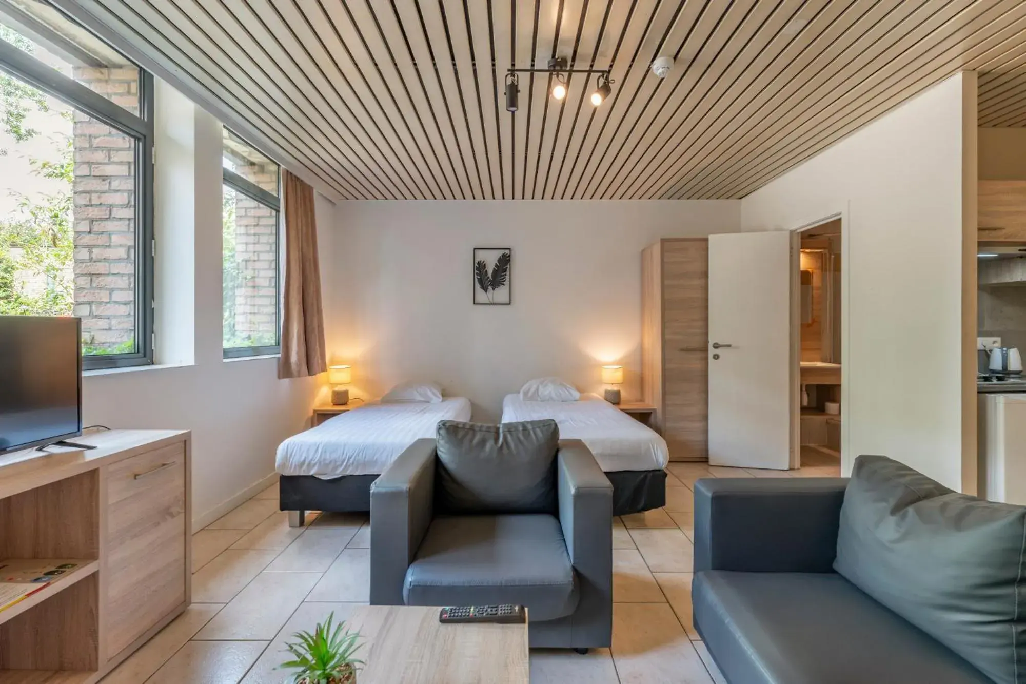 Studio in Condo Gardens Brussels Studio in Condo Gardens Brussels