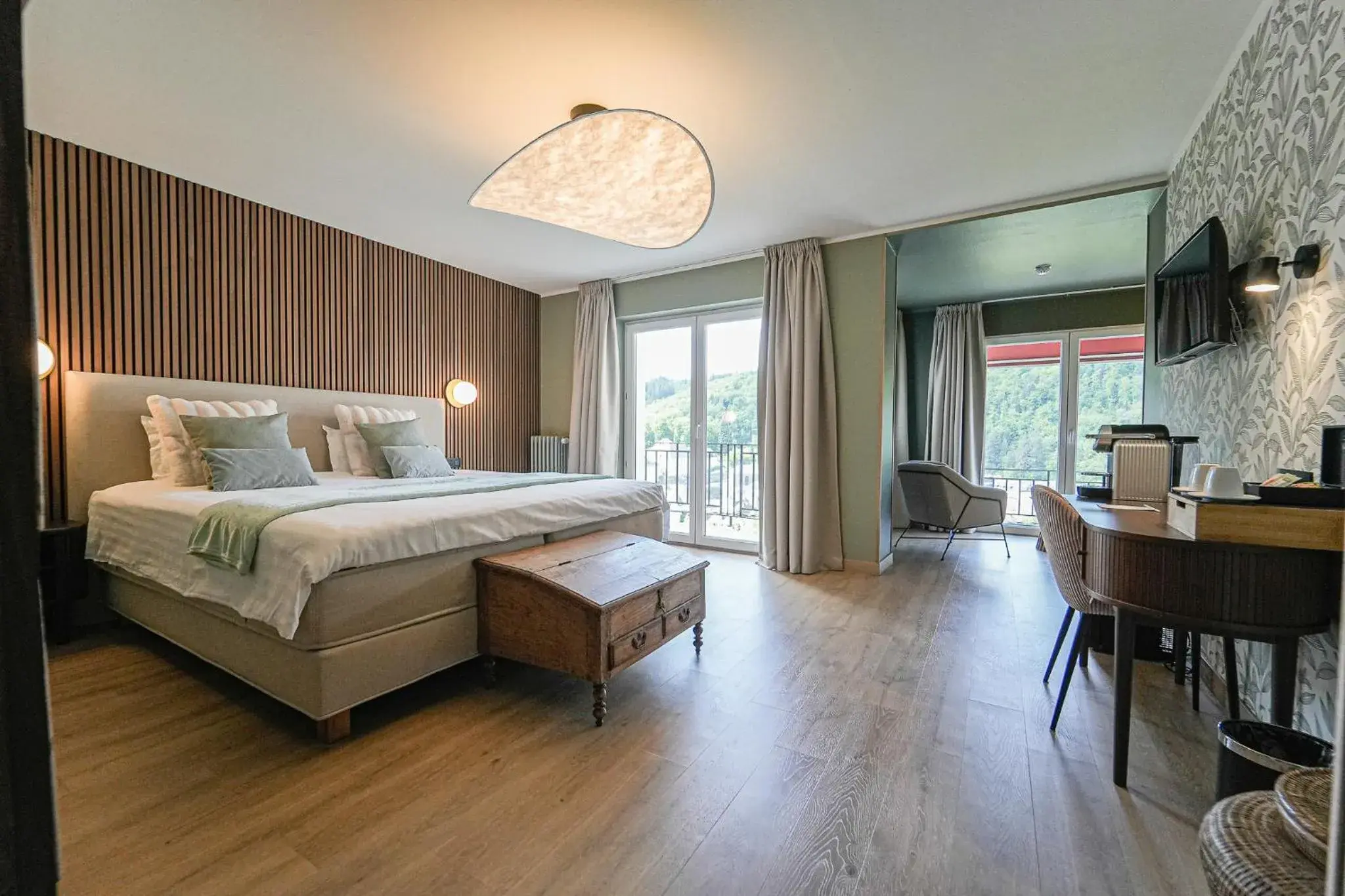 Deluxe Double Room with Castle View in Hôtel Panorama - Vue exceptionnelle sur la Semois Deluxe Double Room with Castle View in Hôtel Panorama - Vue exceptionnelle sur la Semois