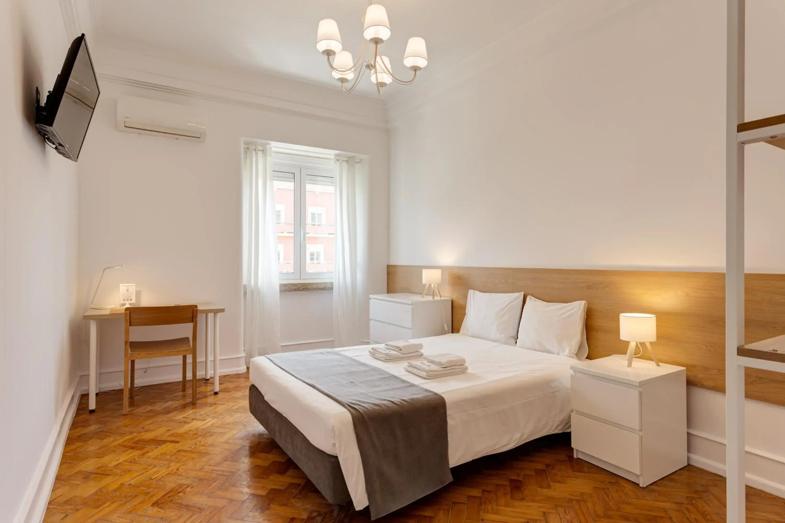 Double Room with Shared Bathroom in Home Out Rooms & Apartments Double Room with Shared Bathroom in Home Out Rooms & Apartments