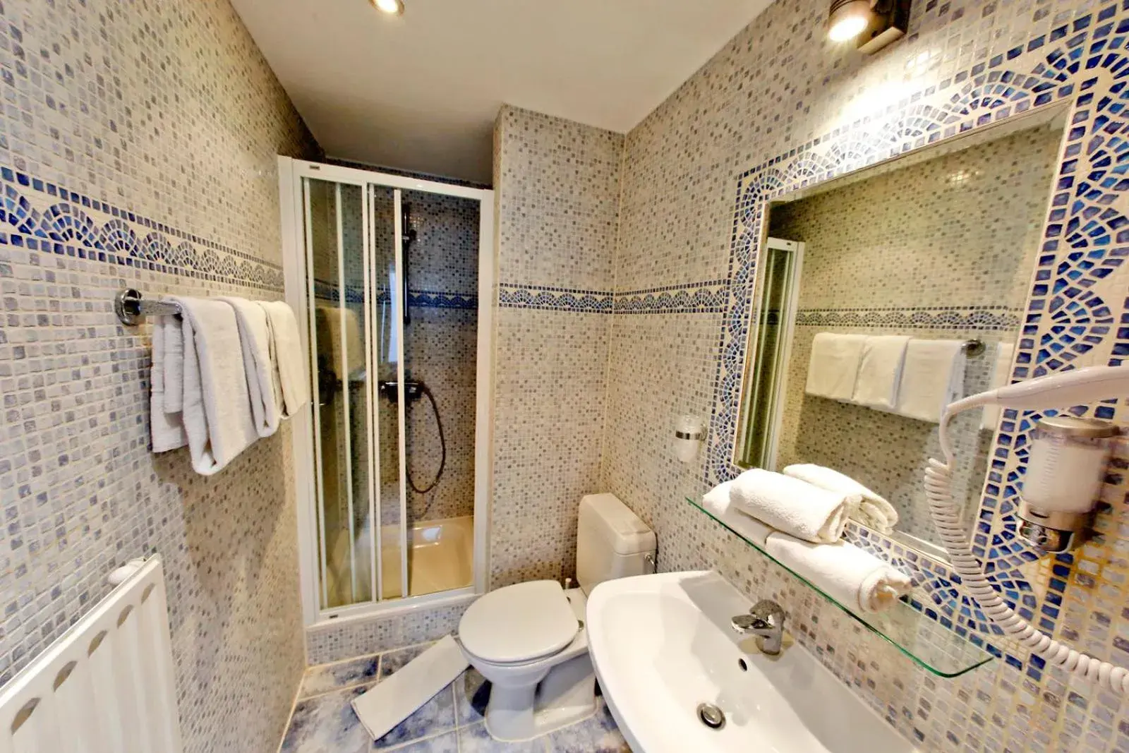 Superior Triple Room in Hotel Midi-Zuid Superior Triple Room in Hotel Midi-Zuid