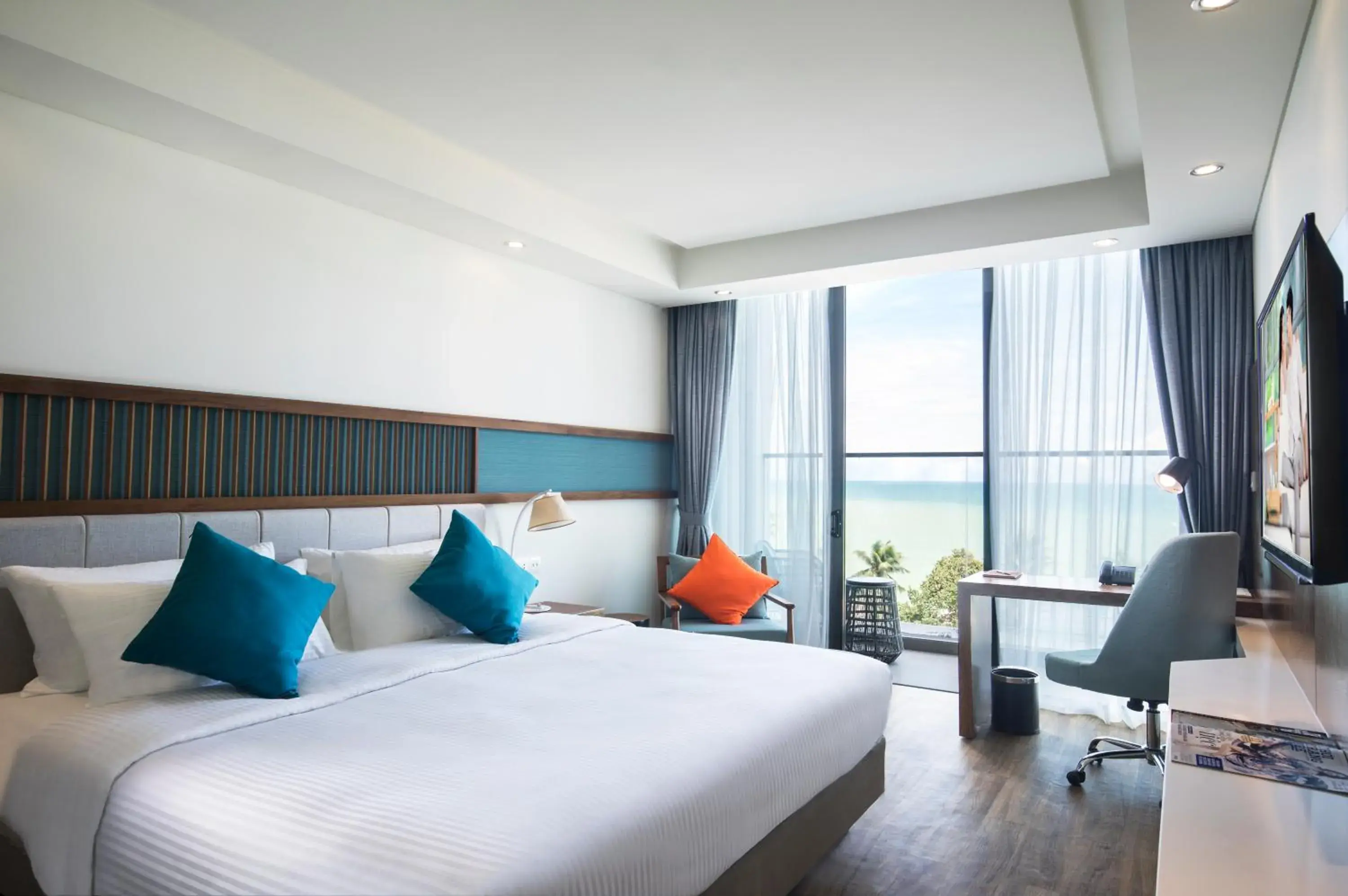 One - Bedroom Ocean View With Balcony in Citadines Bayfront Nha Trang One - Bedroom Ocean View With Balcony in Citadines Bayfront Nha Trang
