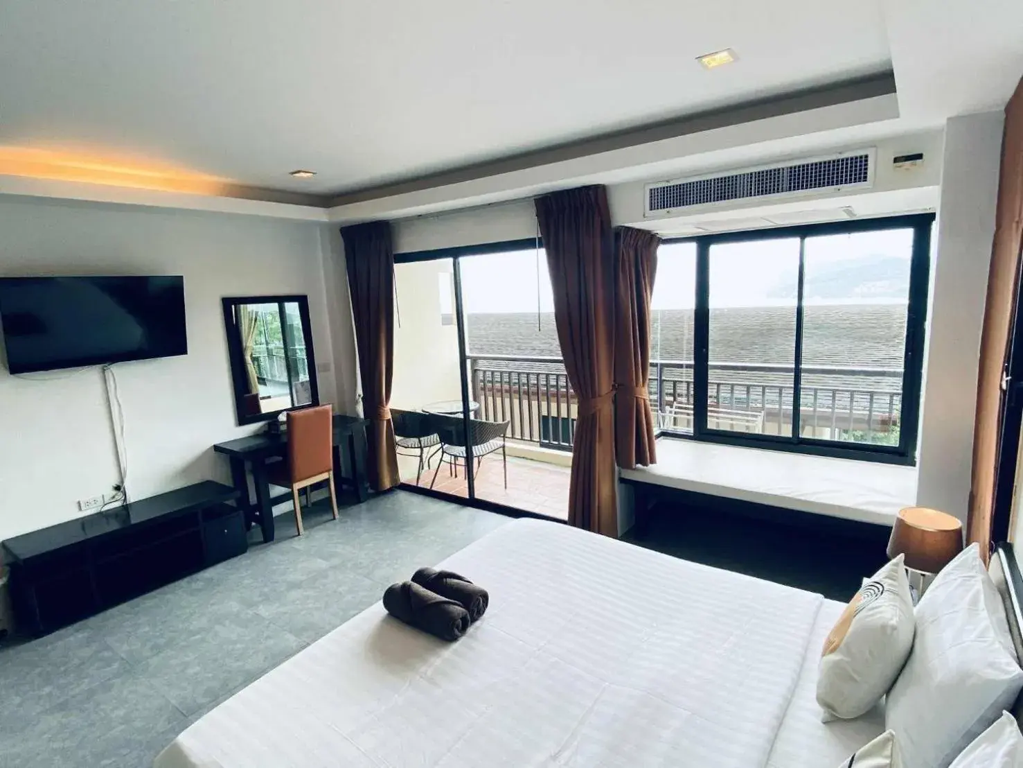 Superior Double Room with Partial Sea View in Sunset Bay View Phuket Superior Double Room with Partial Sea View in Sunset Bay View Phuket
