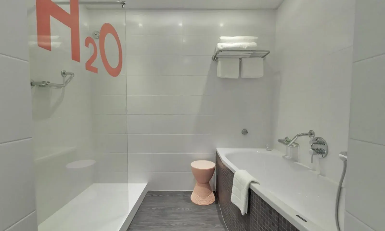 Superior Double Room in Logis Hotel Glenmore Superior Double Room in Logis Hotel Glenmore