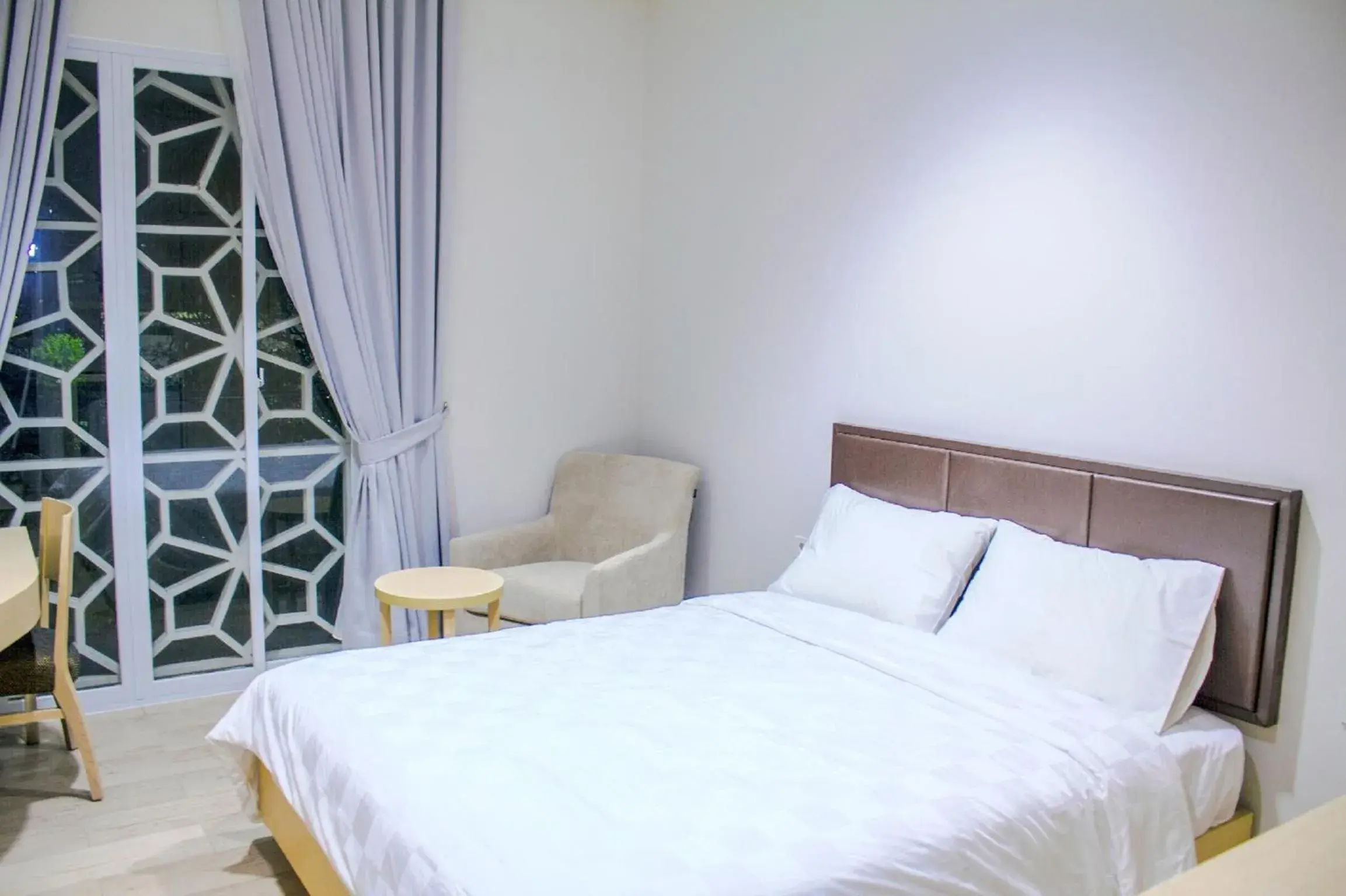 Double Room with Private Bathroom in Mk House Scbd Double Room with Private Bathroom in Mk House Scbd