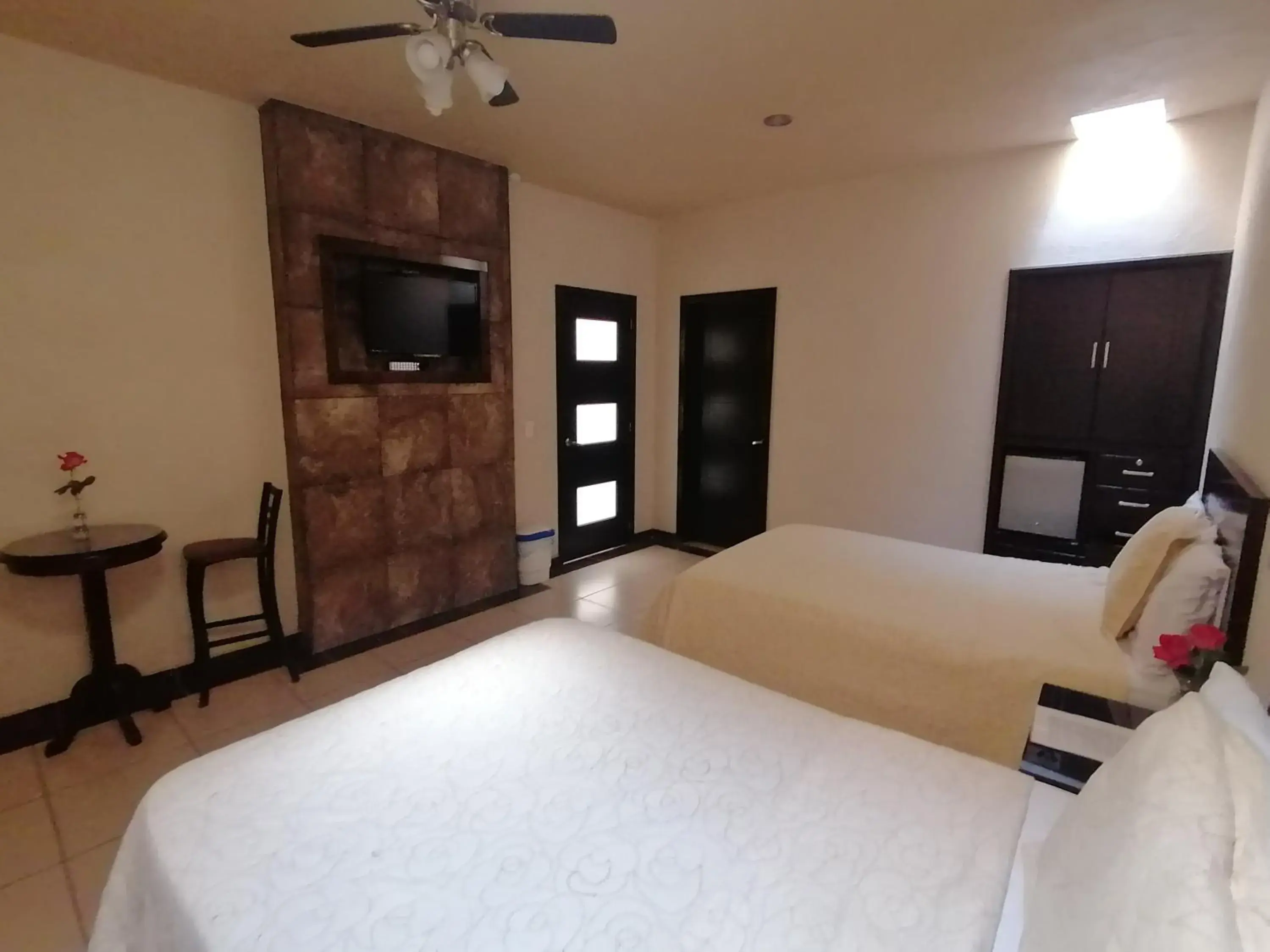 Twin Room in Hotel Peña Real Twin Room in Hotel Peña Real