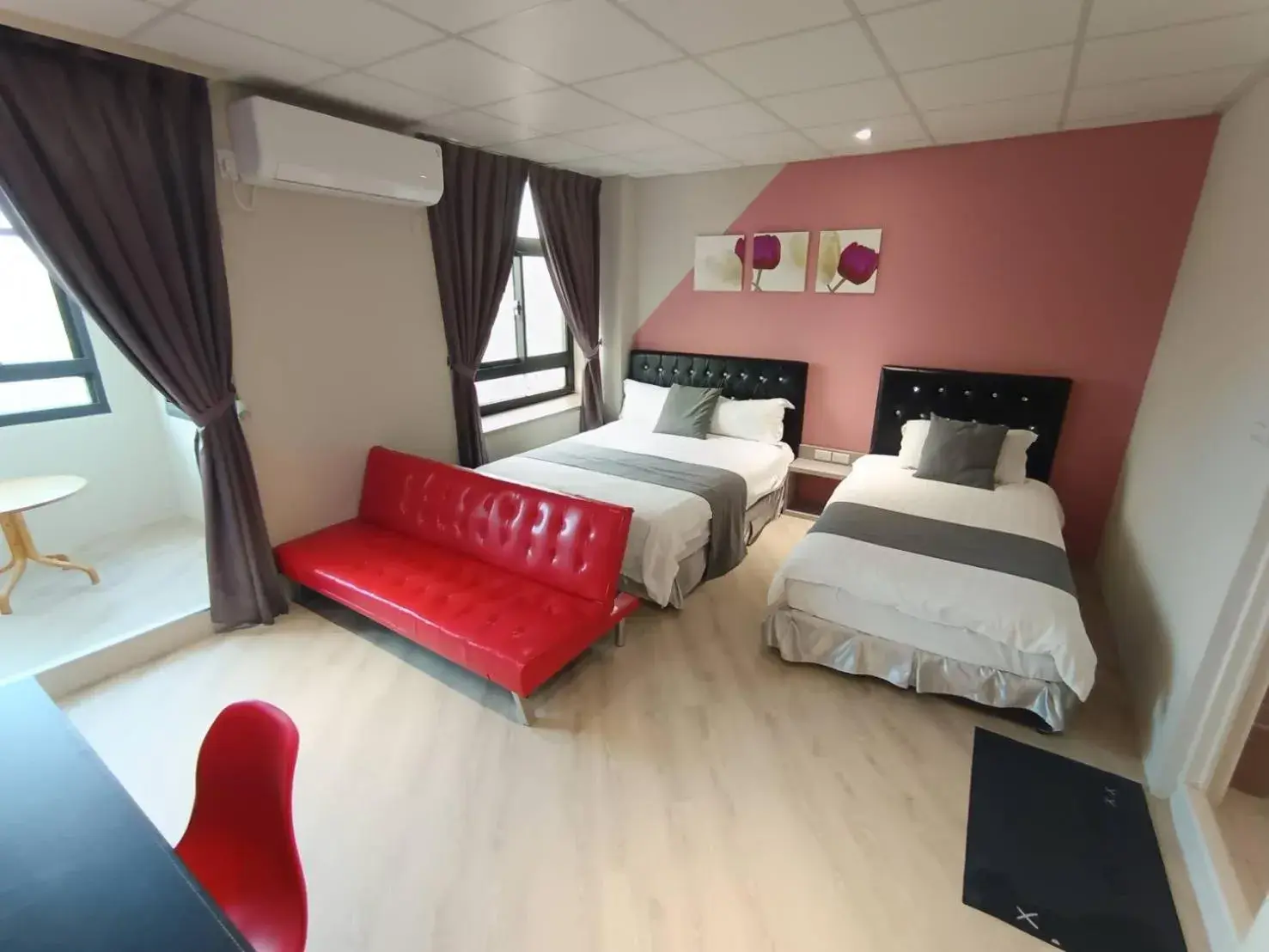 Comfort Triple Room with Shower in Light Shadow Comfort Triple Room with Shower in Light Shadow