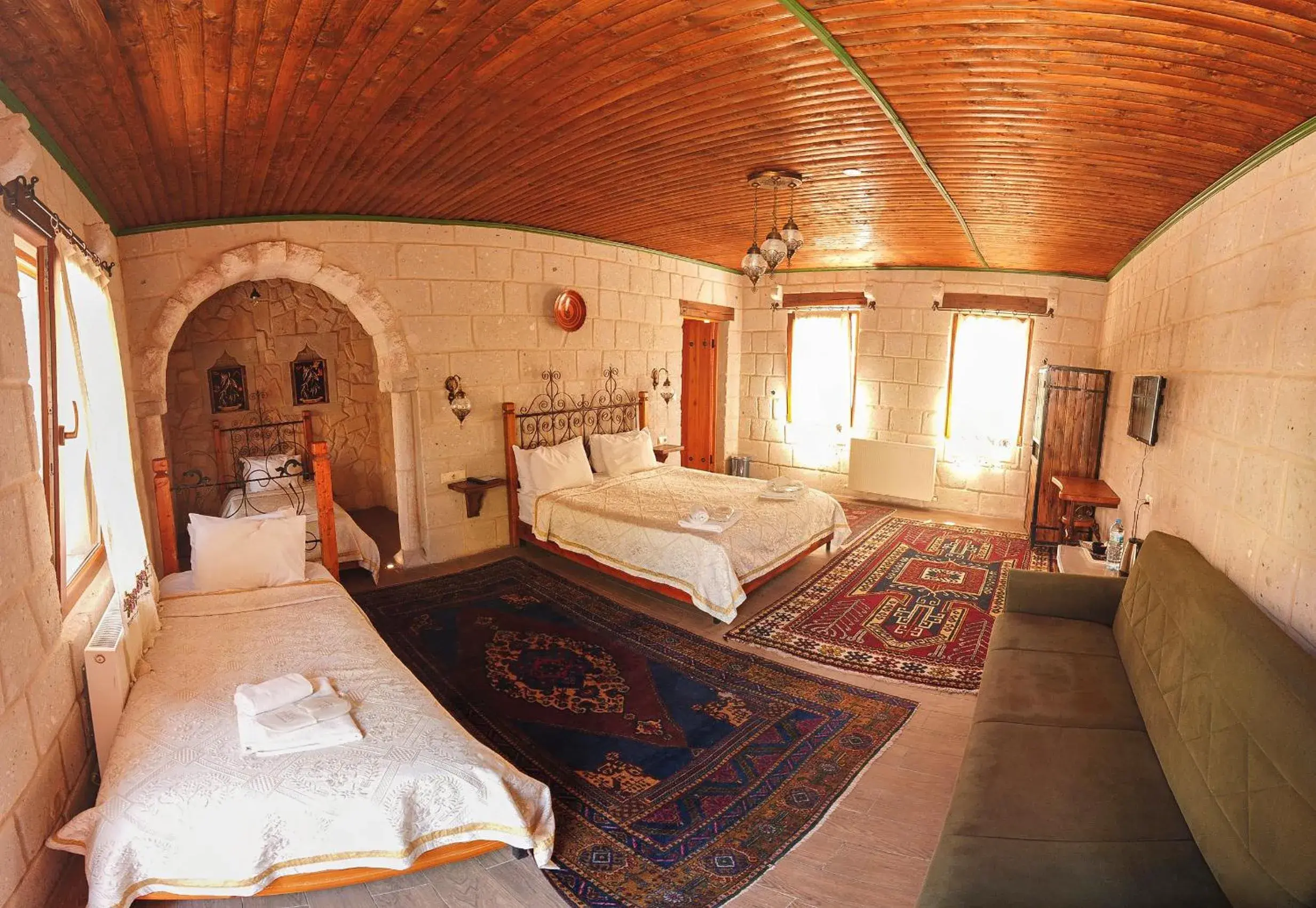 Deluxe King Suite in Angel Cave Suite Deluxe King Suite in Angel Cave Suite