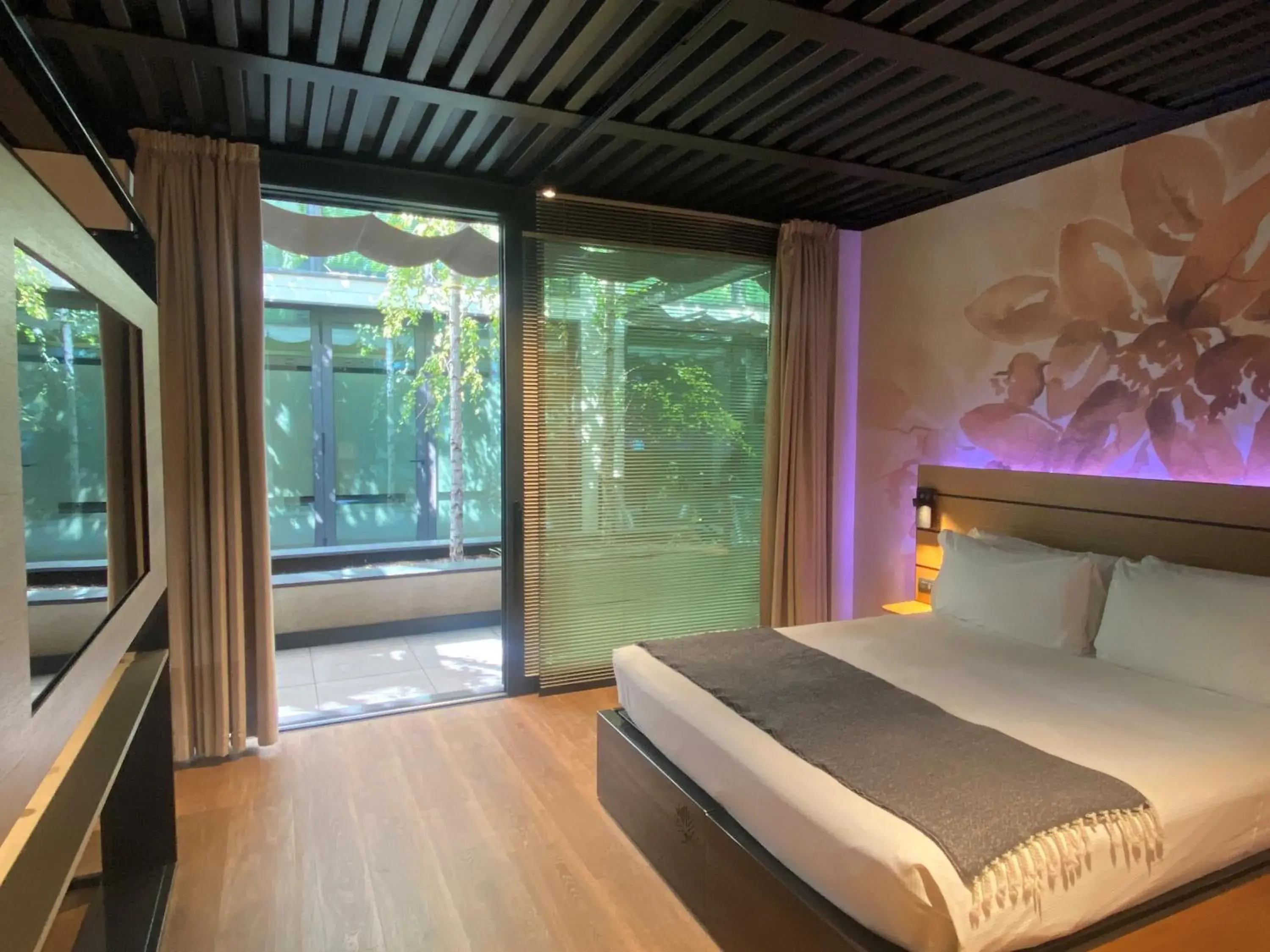 Deluxe Room with Patio in VERSOVERDE HOTEL Alzaia Naviglio Grande Deluxe Room with Patio in VERSOVERDE HOTEL Alzaia Naviglio Grande