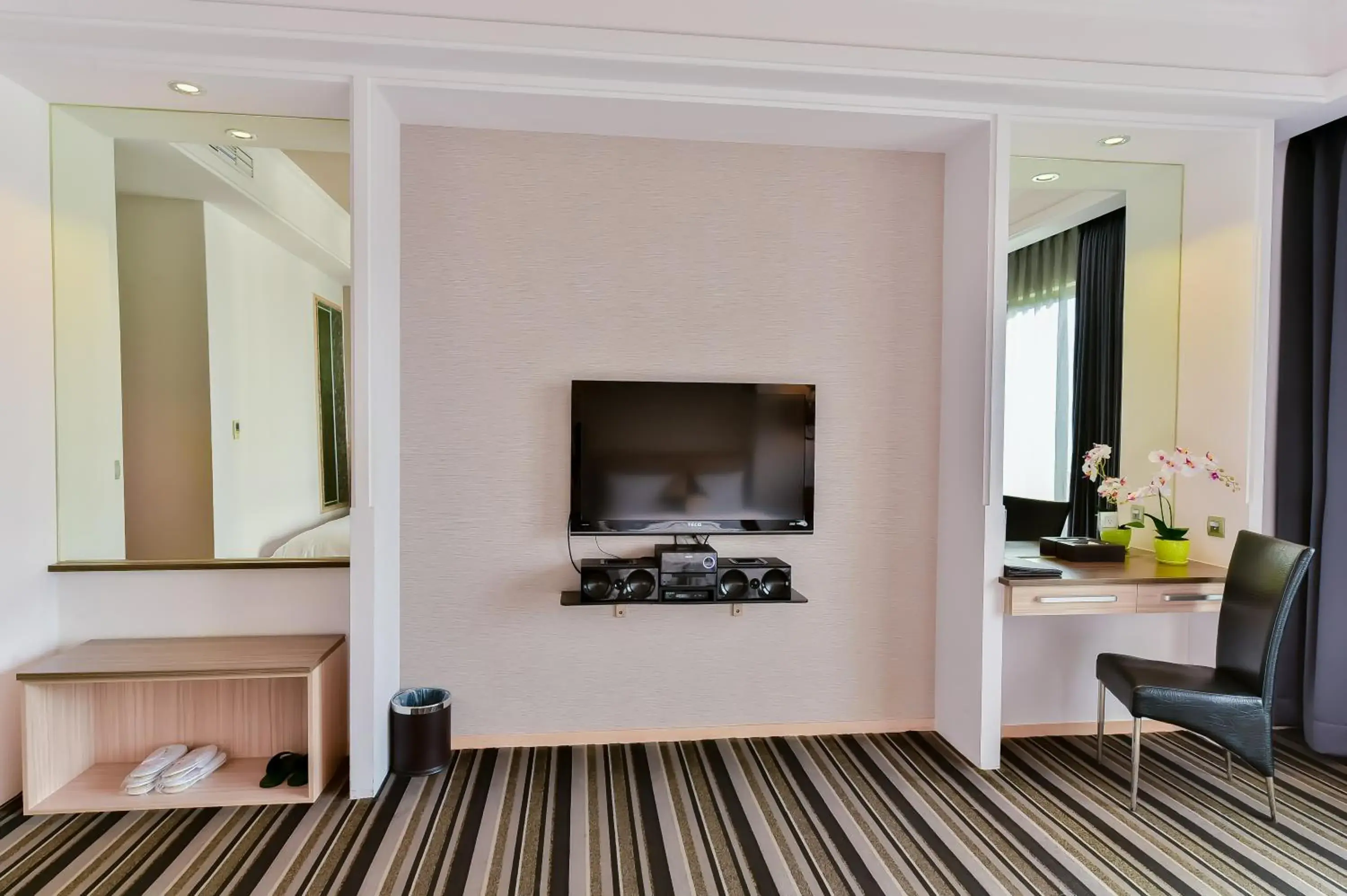 Standard Quadruple Room without view in Yundeng Landscape Hotel Standard Quadruple Room without view in Yundeng Landscape Hotel