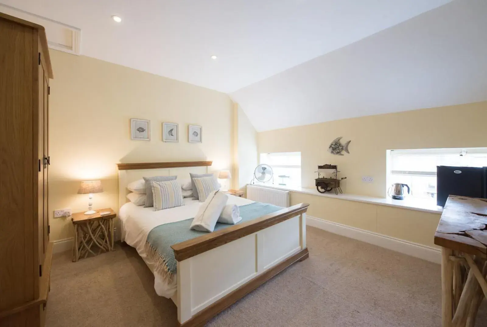 Double Room - Fish in The Lodge at Broadway Double Room - Fish in The Lodge at Broadway