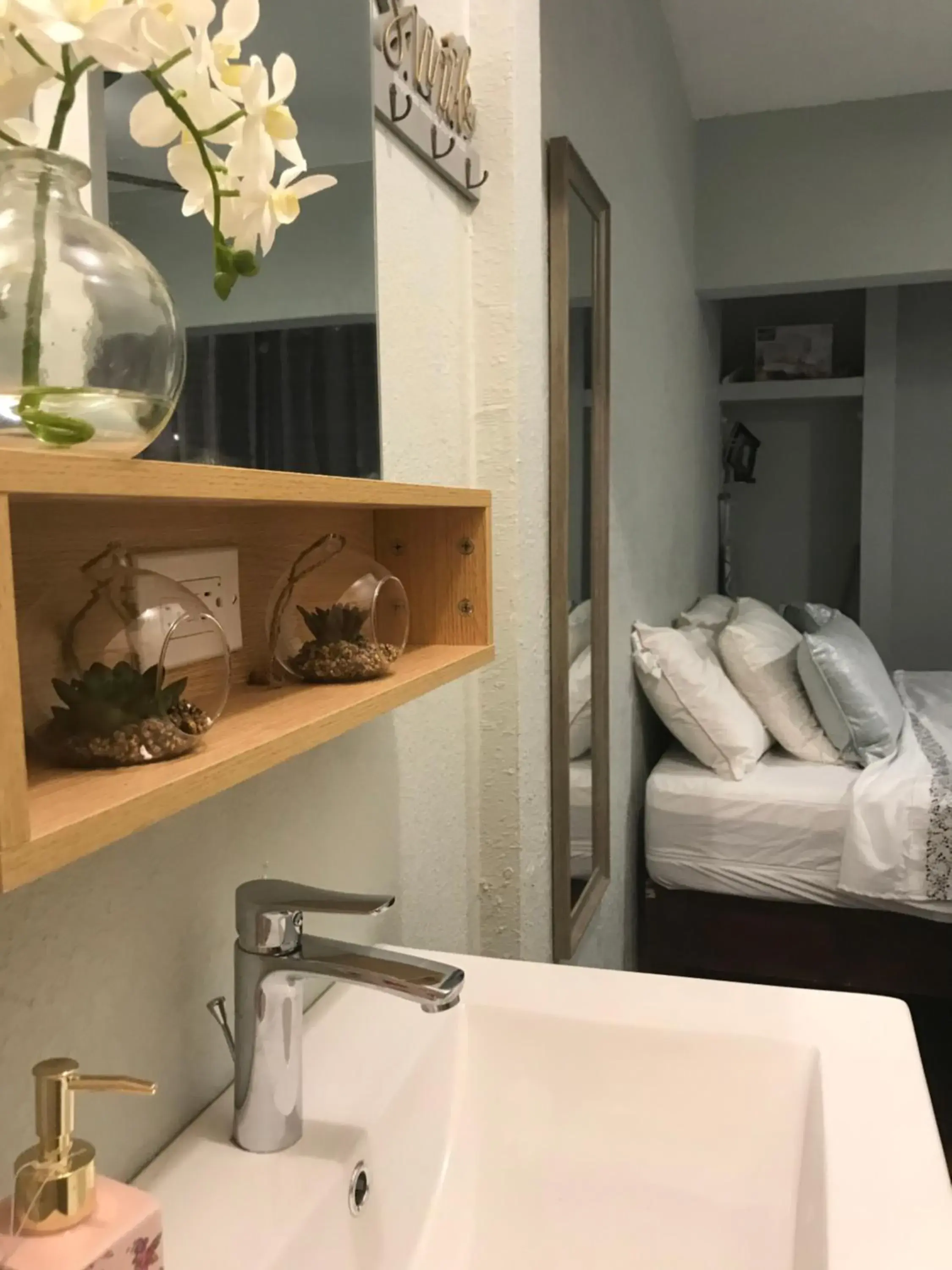 Apartment with Mountain View in Abacus Jamaica the Zana Suites Apartment with Mountain View in Abacus Jamaica the Zana Suites