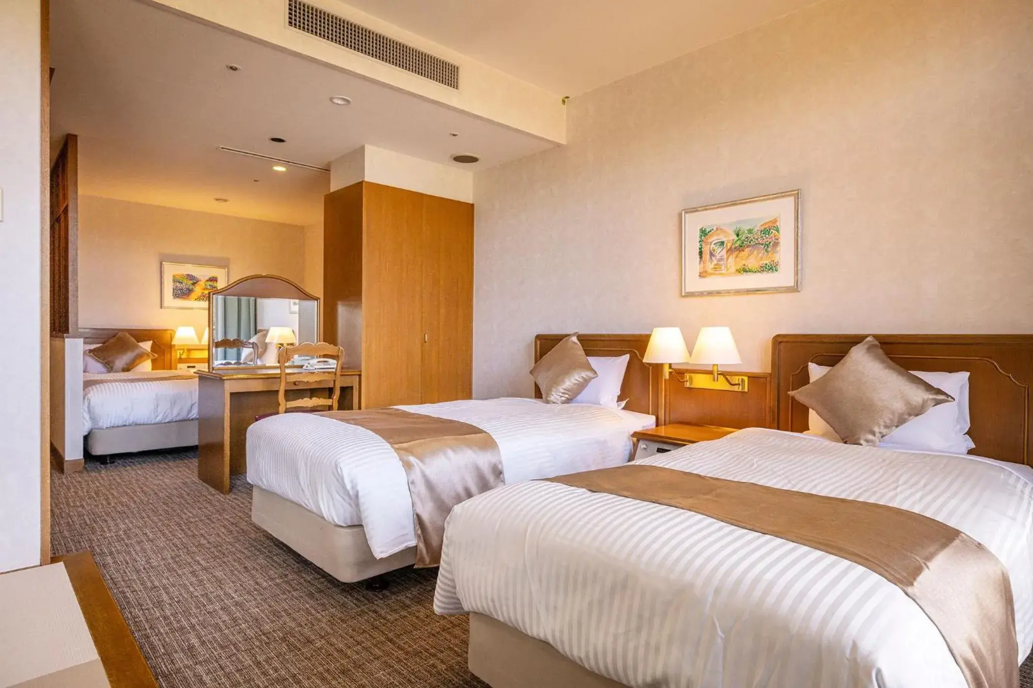 Quadruple Room with Tatami Area - single occupancy - Non-Smoking in Ooedo Onsen Monogatari Premium Saikaibashi Quadruple Room with Tatami Area - single occupancy - Non-Smoking in Ooedo Onsen Monogatari Premium Saikaibashi