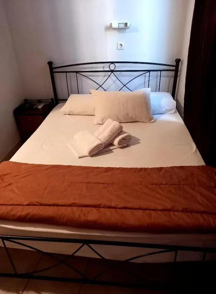 Double Room in Hotel Korydallos Double Room in Hotel Korydallos