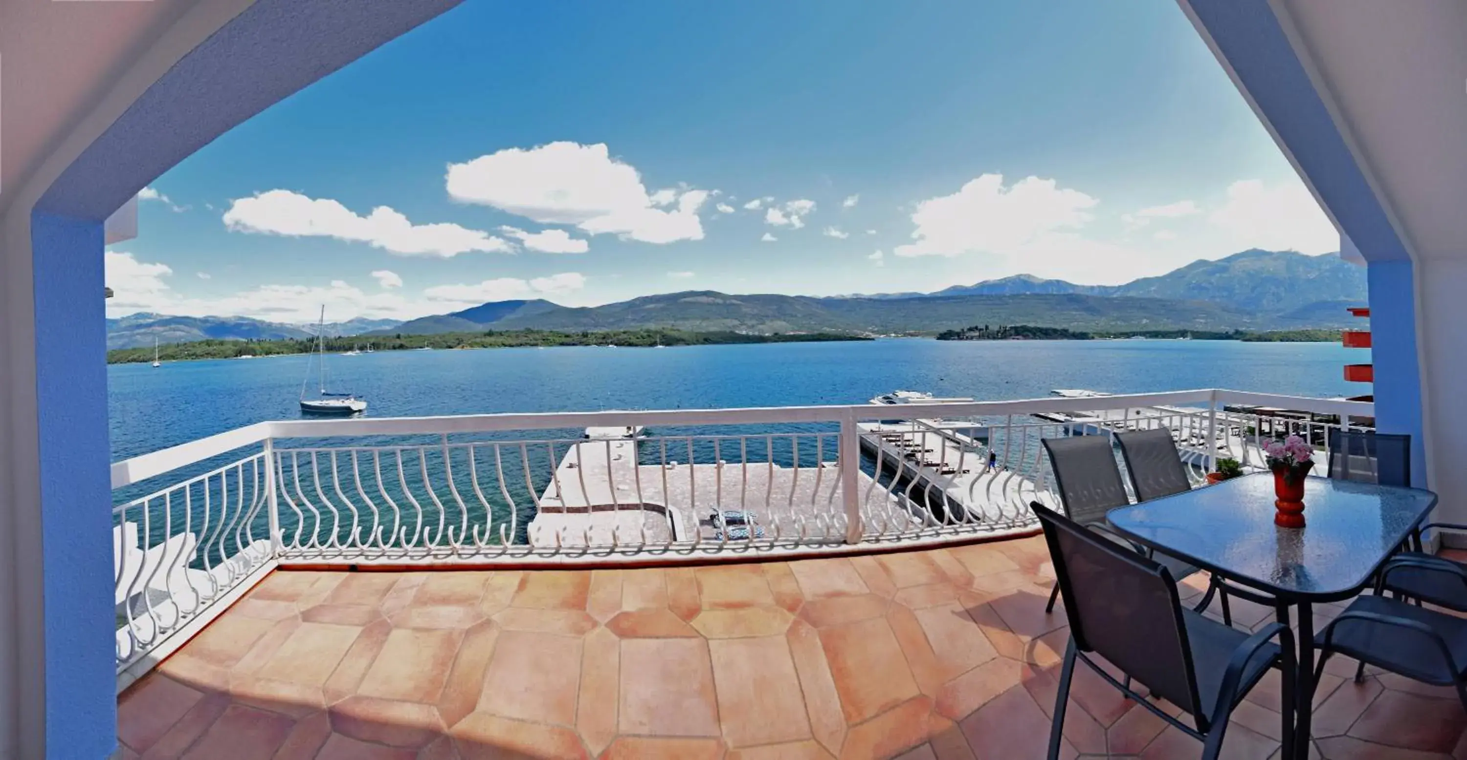 Penthouse Apartment in Apart-hotel Villa Lav Penthouse Apartment in Apart-hotel Villa Lav