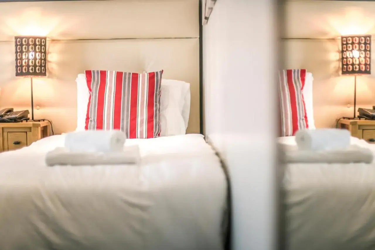 Classic Triple Room in Mc Kevitts Village Hotel Classic Triple Room in Mc Kevitts Village Hotel