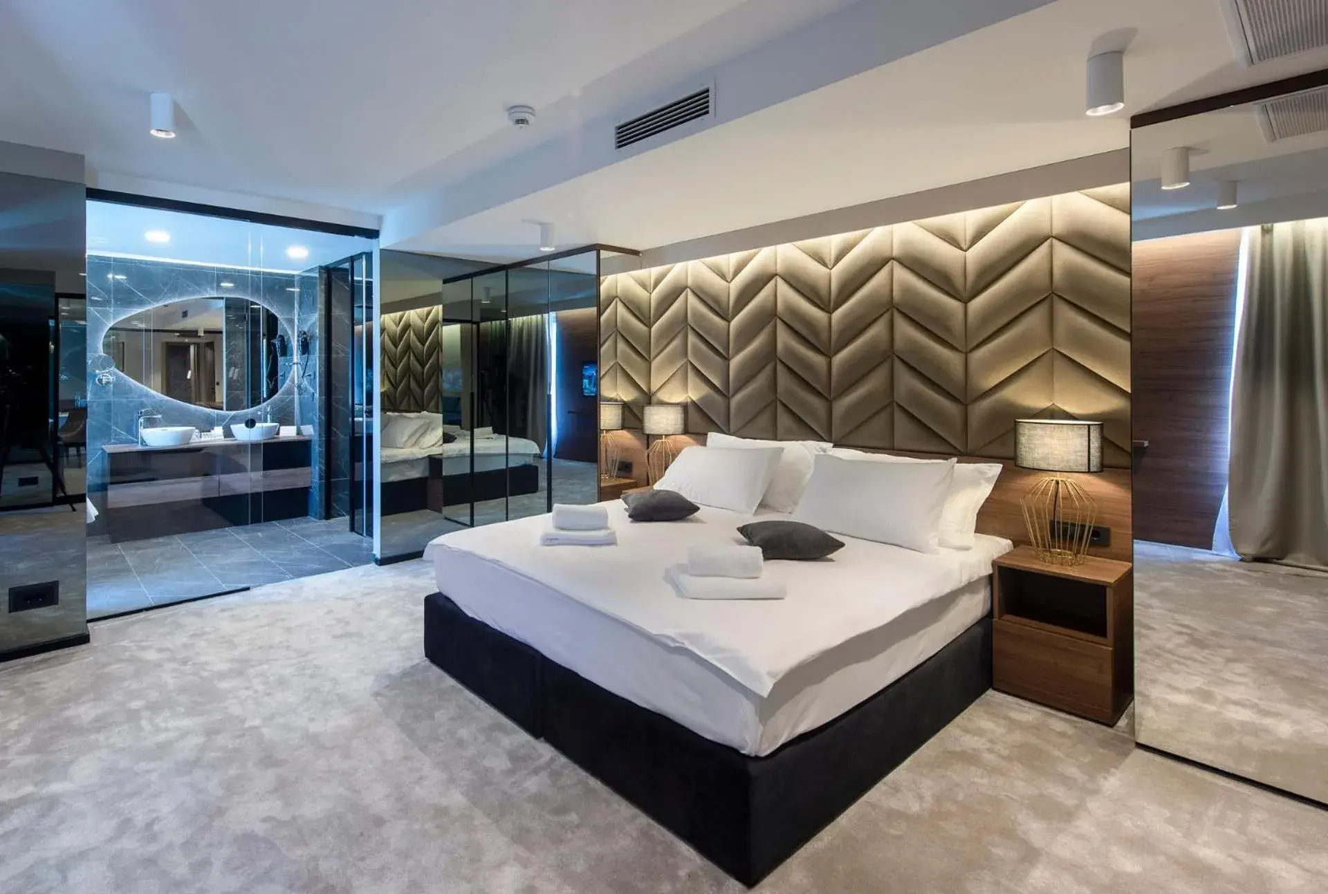 Superior King Suite in Hotel Turist Superior King Suite in Hotel Turist