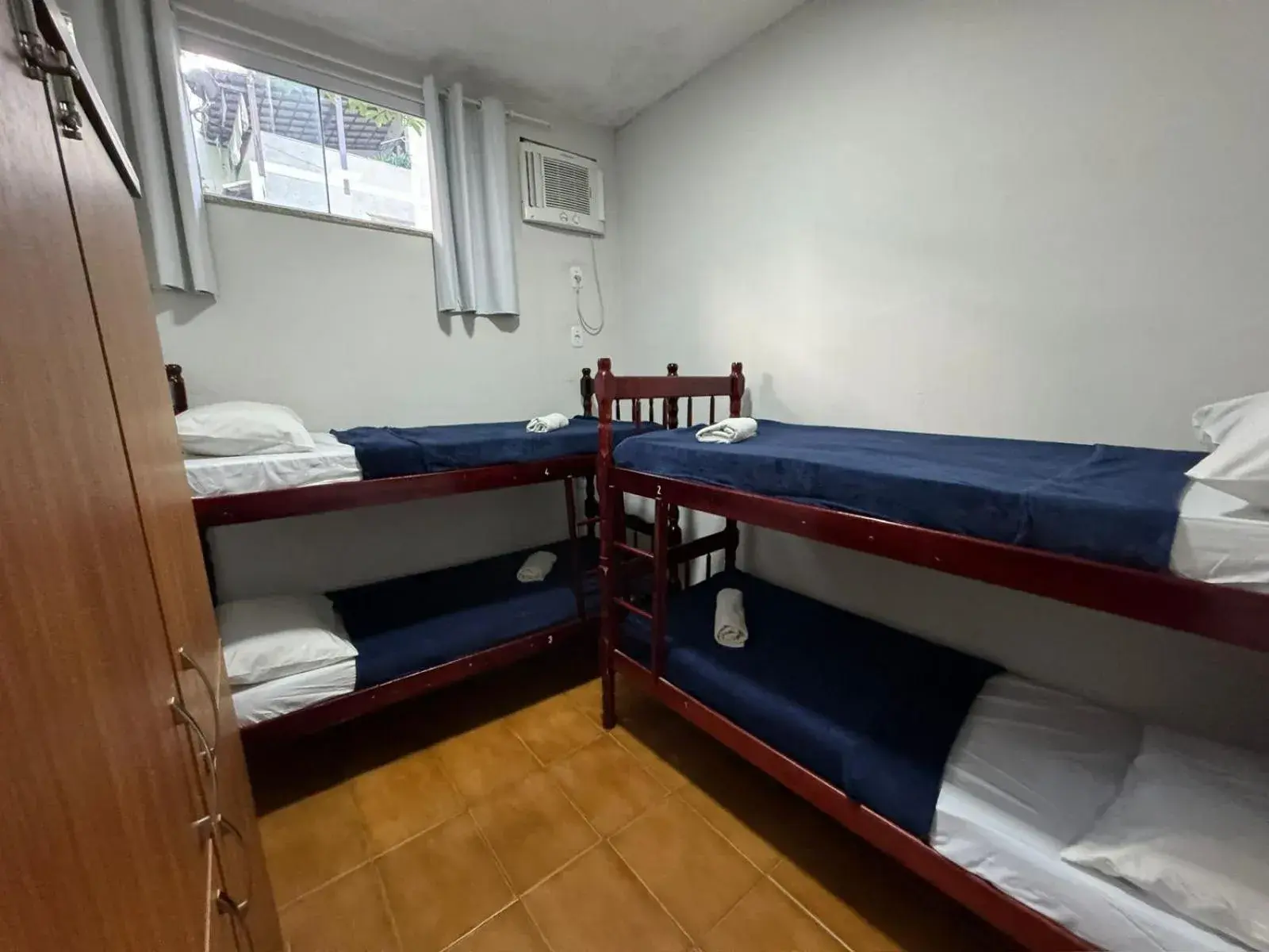 Single Bed in Dormitory Room in Pousada Vila Praiana Single Bed in Dormitory Room in Pousada Vila Praiana