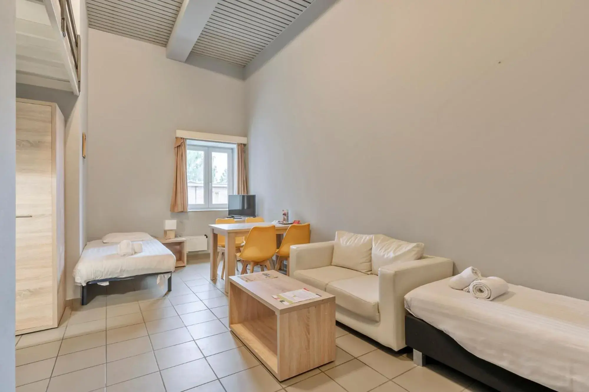 Family Apartment semi duplex in Budget Flats Leuven Family Apartment semi duplex in Budget Flats Leuven