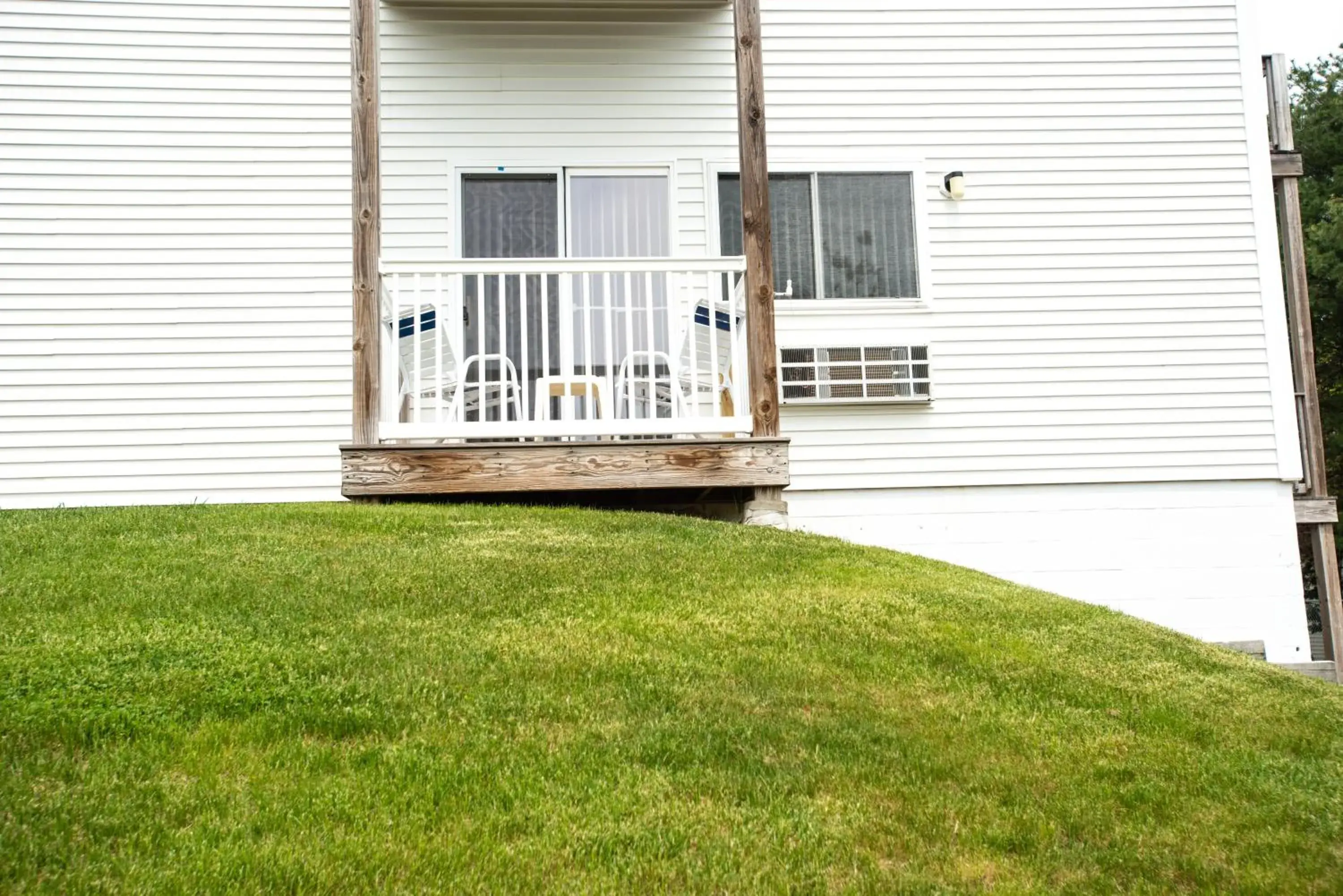 King Room with Balcony in USA Inn King Room with Balcony in USA Inn