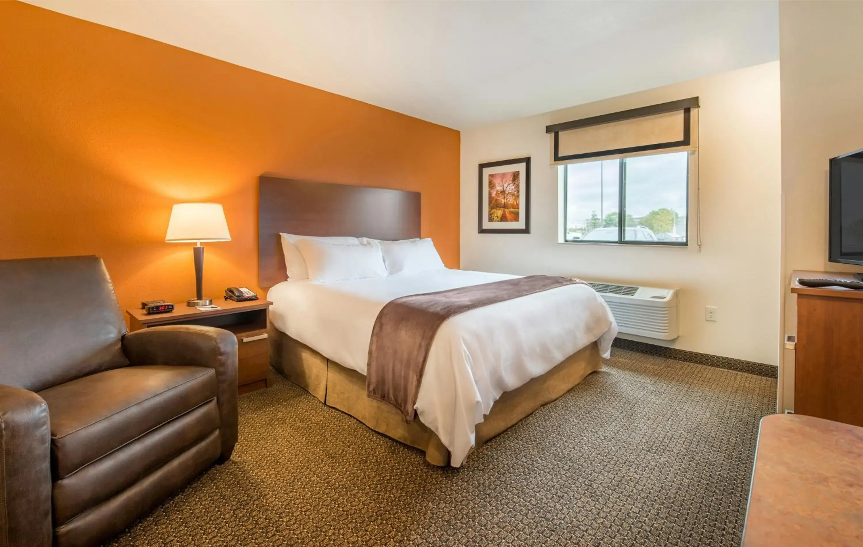 Queen Room - Hearing & Mobility Accessible - Roll In Shower in My Place Hotel-Salt Lake City-West Jordan Queen Room - Hearing & Mobility Accessible - Roll In Shower in My Place Hotel-Salt Lake City-West Jordan