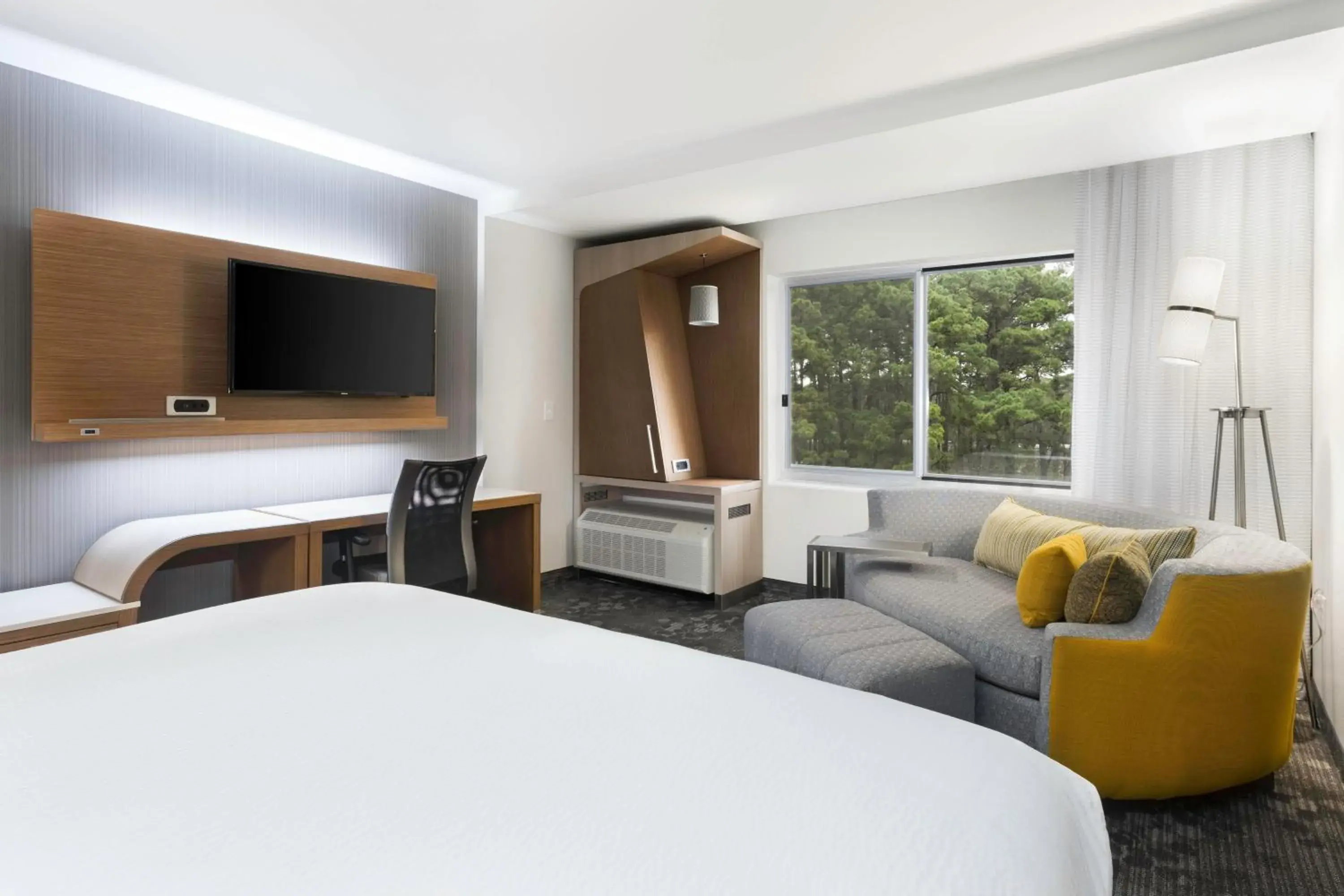 King Room with Sofa Bed - Hearing Accessible in Courtyard by Marriott Ruston King Room with Sofa Bed - Hearing Accessible in Courtyard by Marriott Ruston