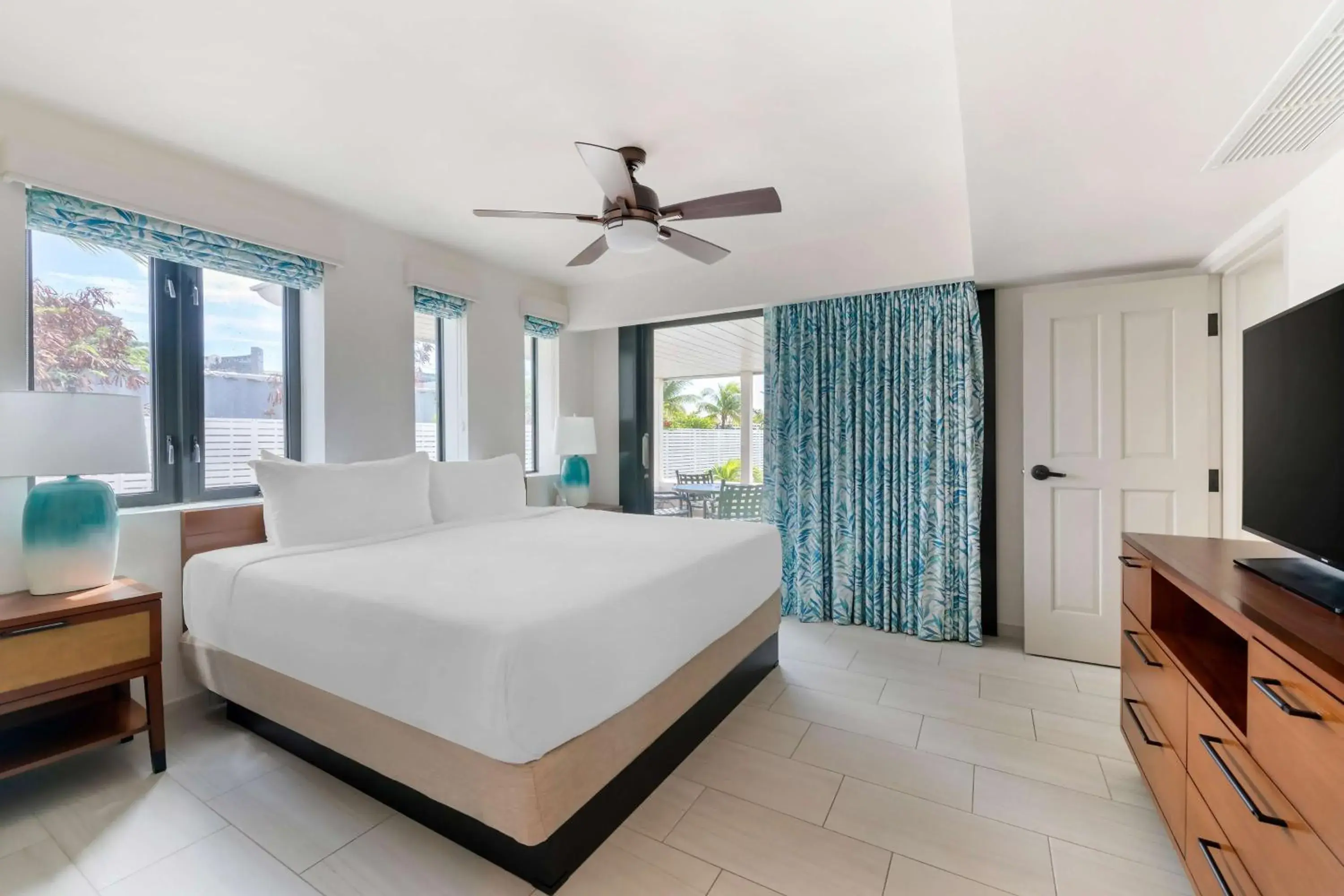 Three-Bedroom King Room with Ocean View in Hilton Vacation Club Royal Palm St Maarten Three-Bedroom King Room with Ocean View in Hilton Vacation Club Royal Palm St Maarten