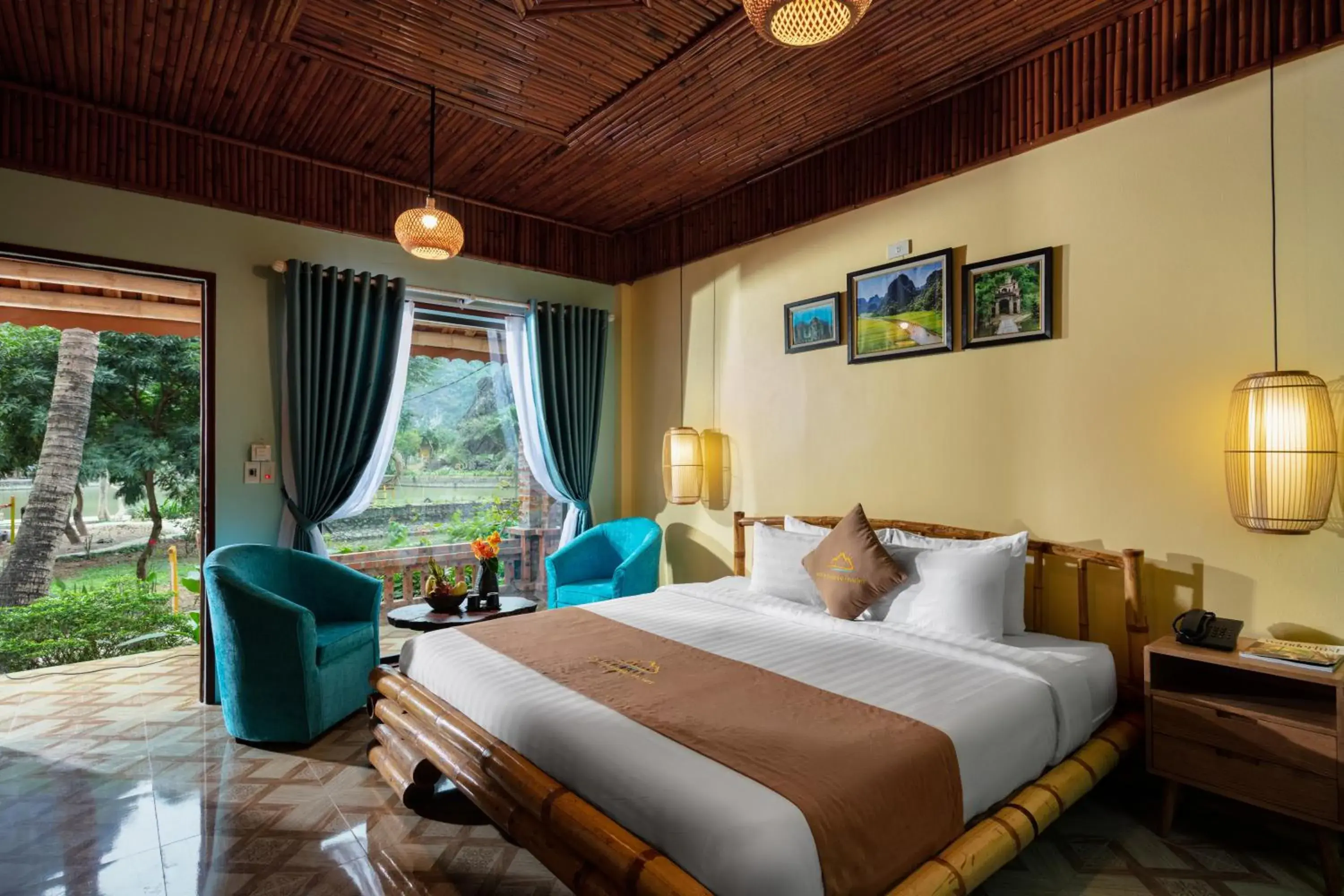 Family Room with Lake View in An's Eco Garden Resort Family Room with Lake View in An's Eco Garden Resort