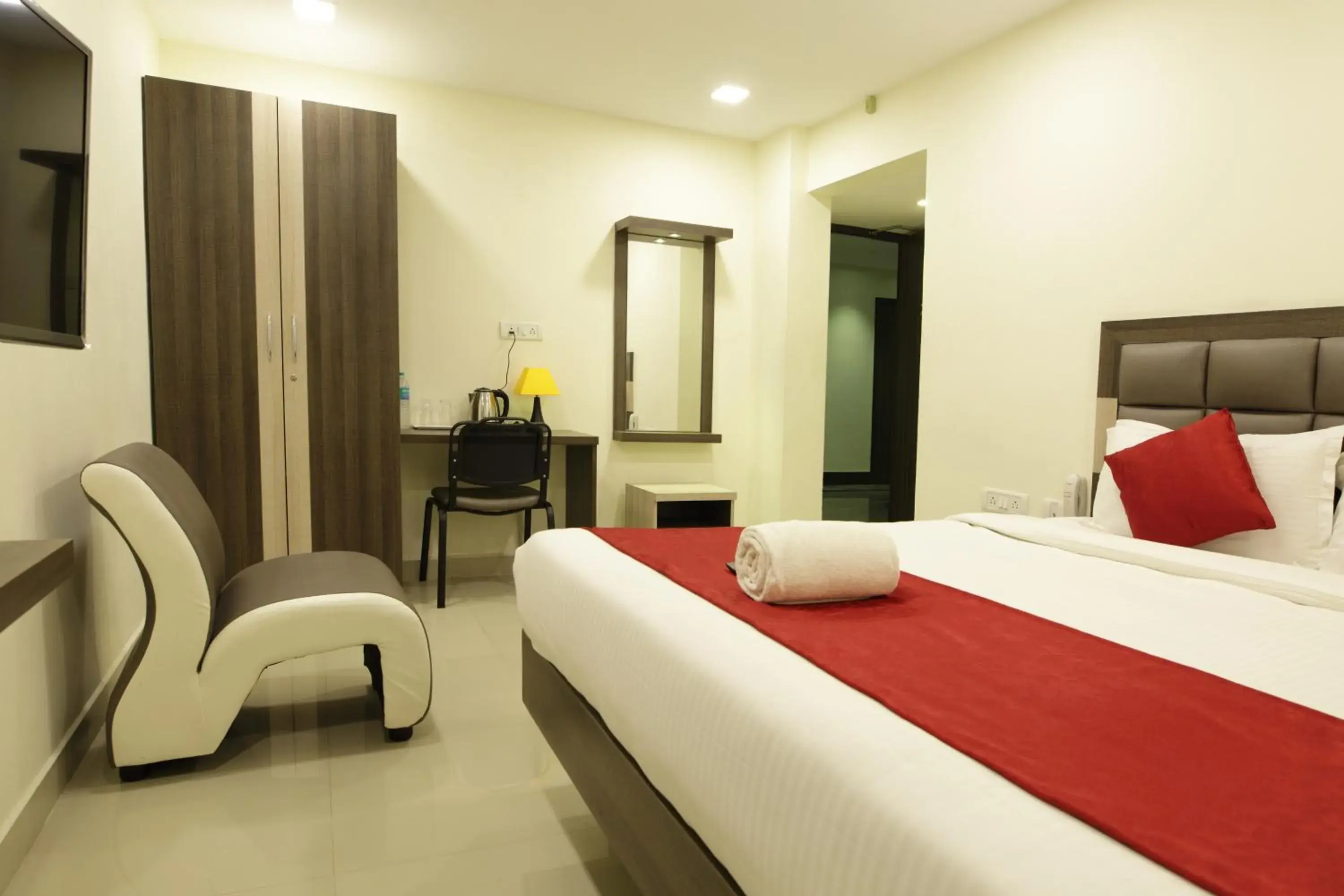 Superior King Room in Venture Park, OMR, Thoraipakkam, Chennai Superior King Room in Venture Park, OMR, Thoraipakkam, Chennai