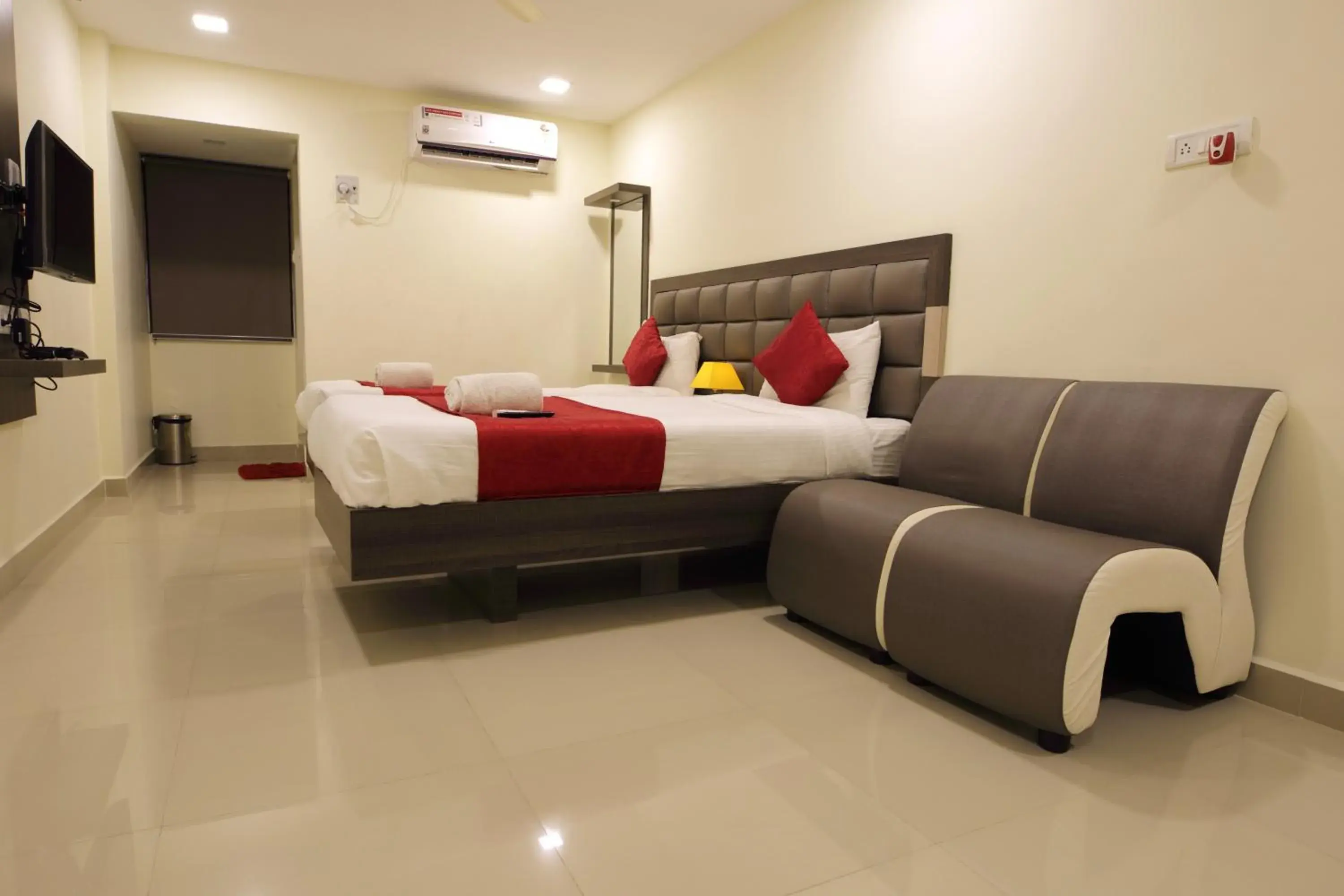 King Room in Venture Park, OMR, Thoraipakkam, Chennai King Room in Venture Park, OMR, Thoraipakkam, Chennai