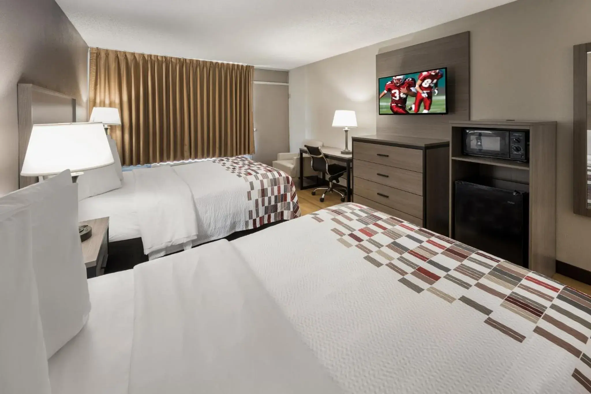 Deluxe Double Room with Two Double Beds - Non-Smoking in Red Roof Inn Dumfries-Quantico Deluxe Double Room with Two Double Beds - Non-Smoking in Red Roof Inn Dumfries-Quantico