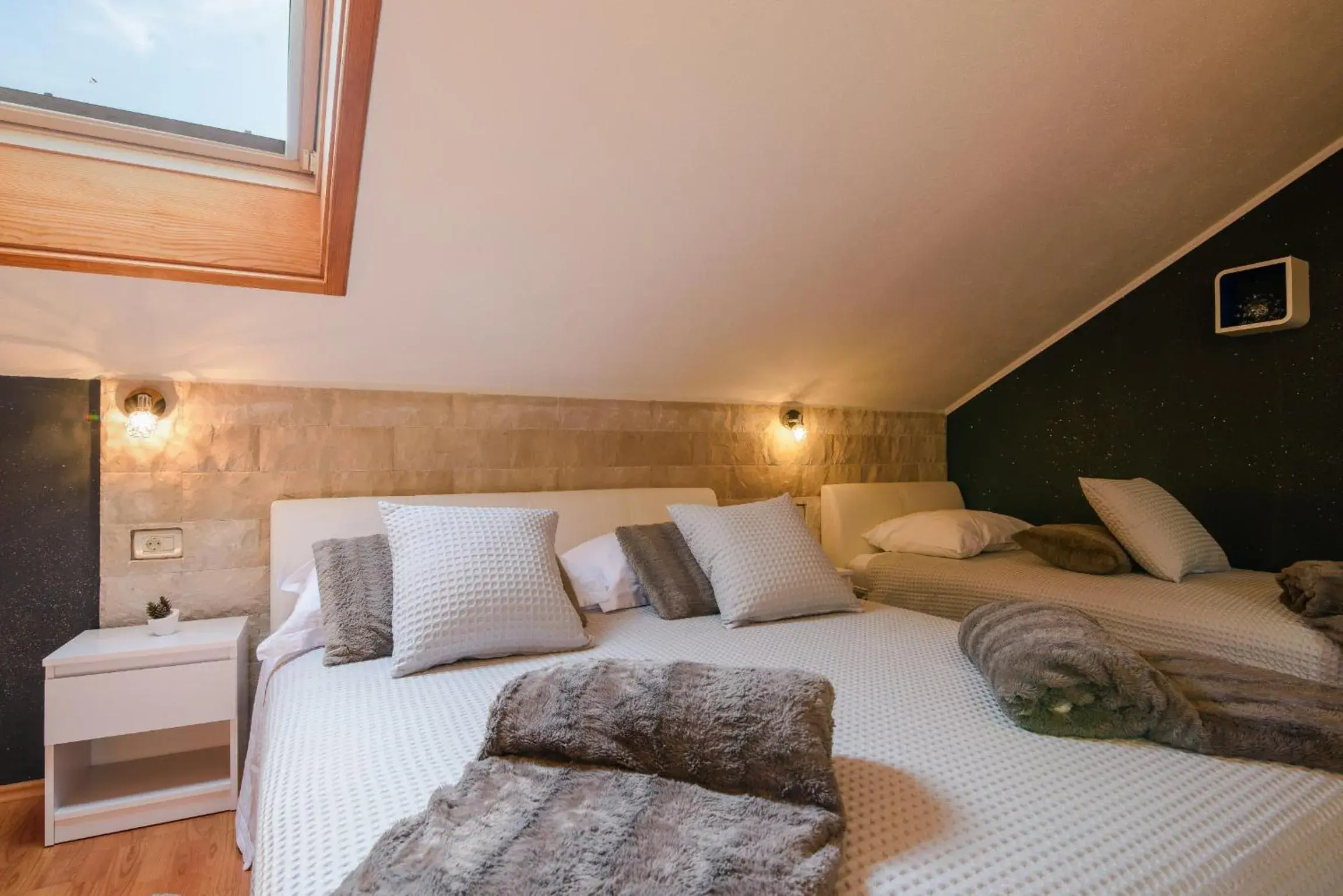 Triple Room in Villa Jidro Triple Room in Villa Jidro