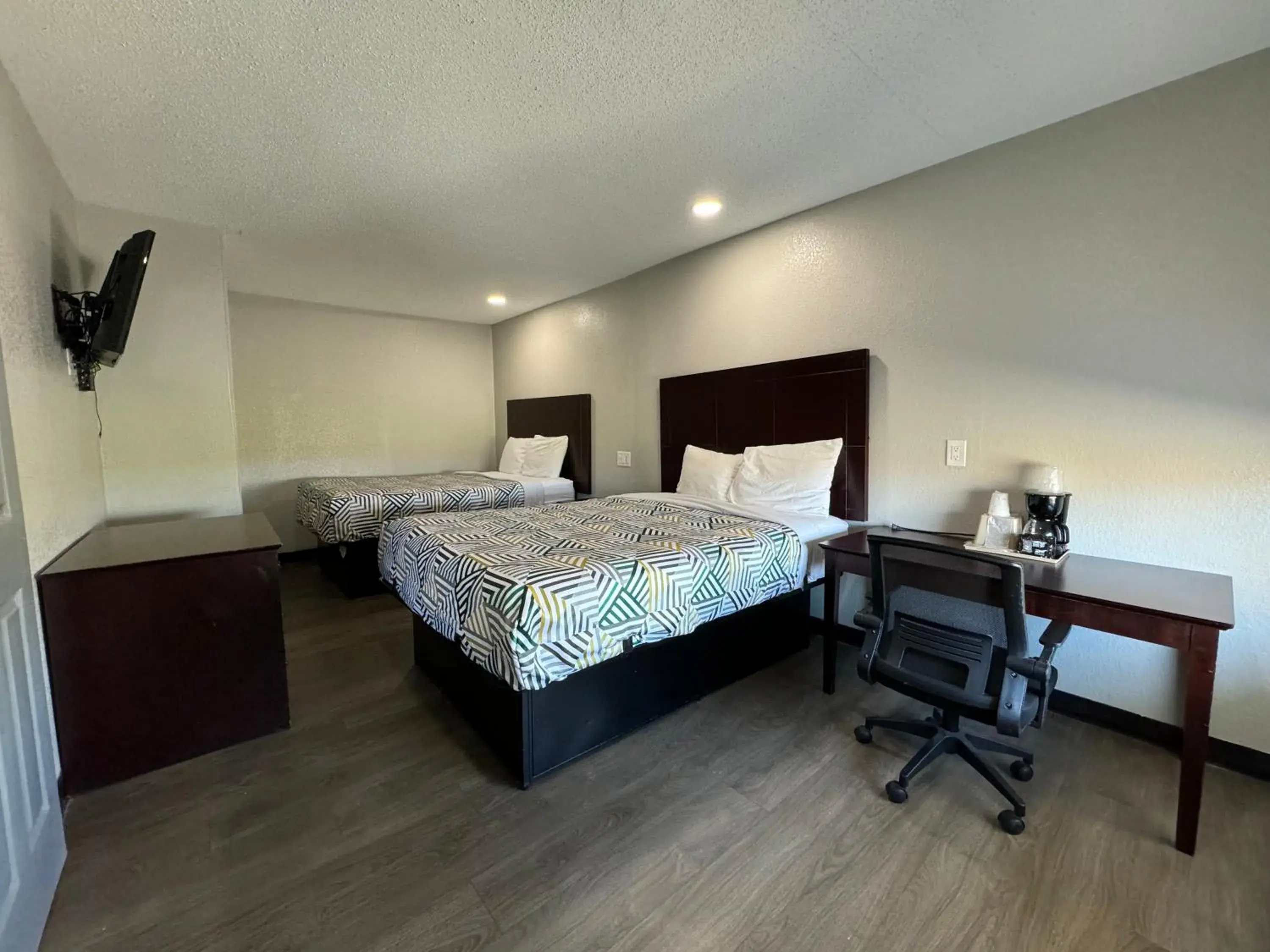 Deluxe Triple Room in Relax Inn Mcgehee Deluxe Triple Room in Relax Inn Mcgehee