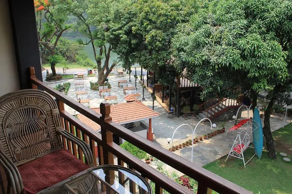 Deluxe Room - single occupancy - 15% off on Food and Beverage in Lake View Resort Deluxe Room - single occupancy - 15% off on Food and Beverage in Lake View Resort