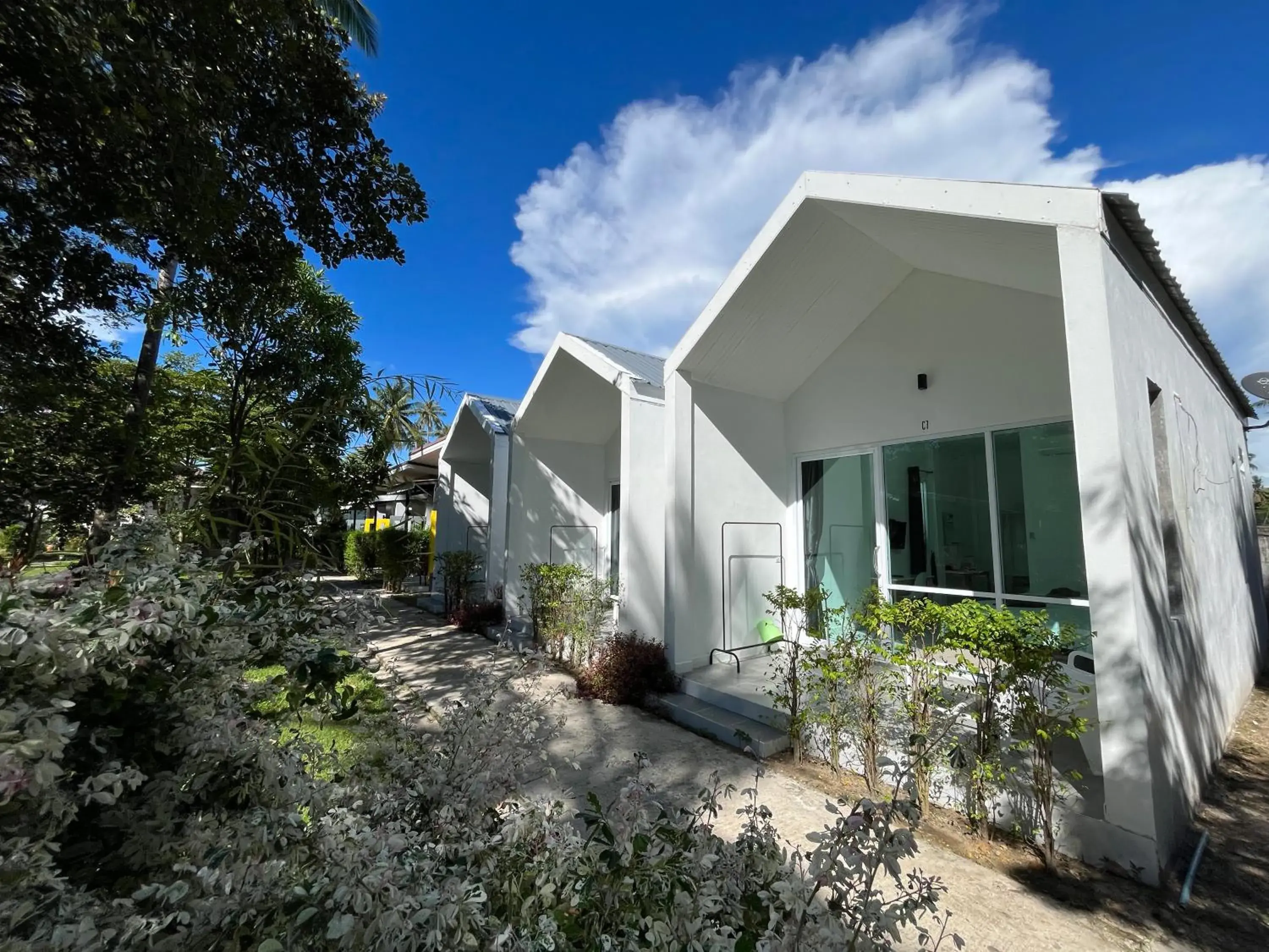 Deluxe Bungalow with Garden View in Mook Ing Lay Deluxe Bungalow with Garden View in Mook Ing Lay