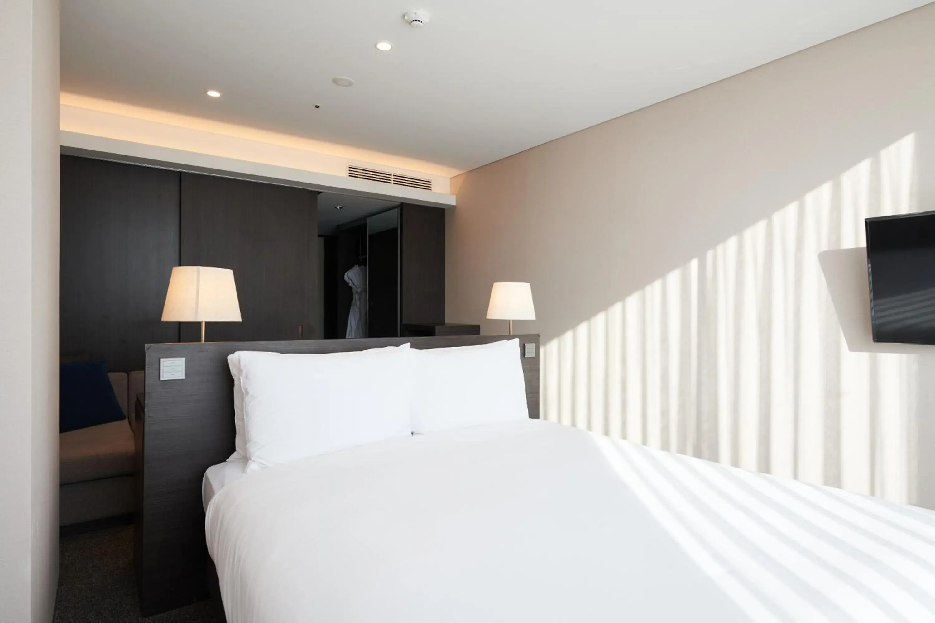 Sky Double Room in Nine Tree by Parnas Seoul Myeongdong 2 Sky Double Room in Nine Tree by Parnas Seoul Myeongdong 2