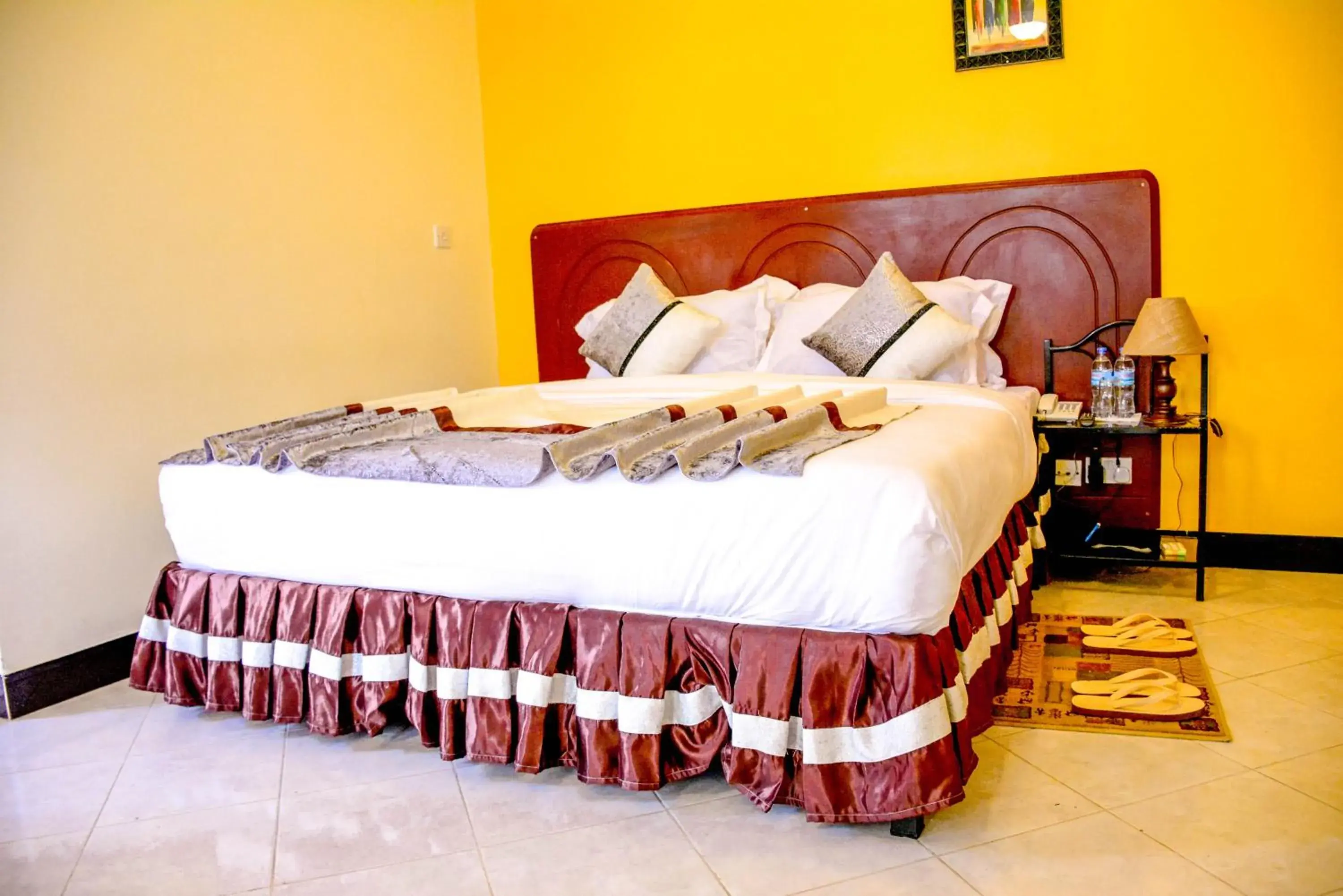 Deluxe Double Room - single occupancy in Crest Safari Lodge Bed and Breakfast Deluxe Double Room - single occupancy in Crest Safari Lodge Bed and Breakfast