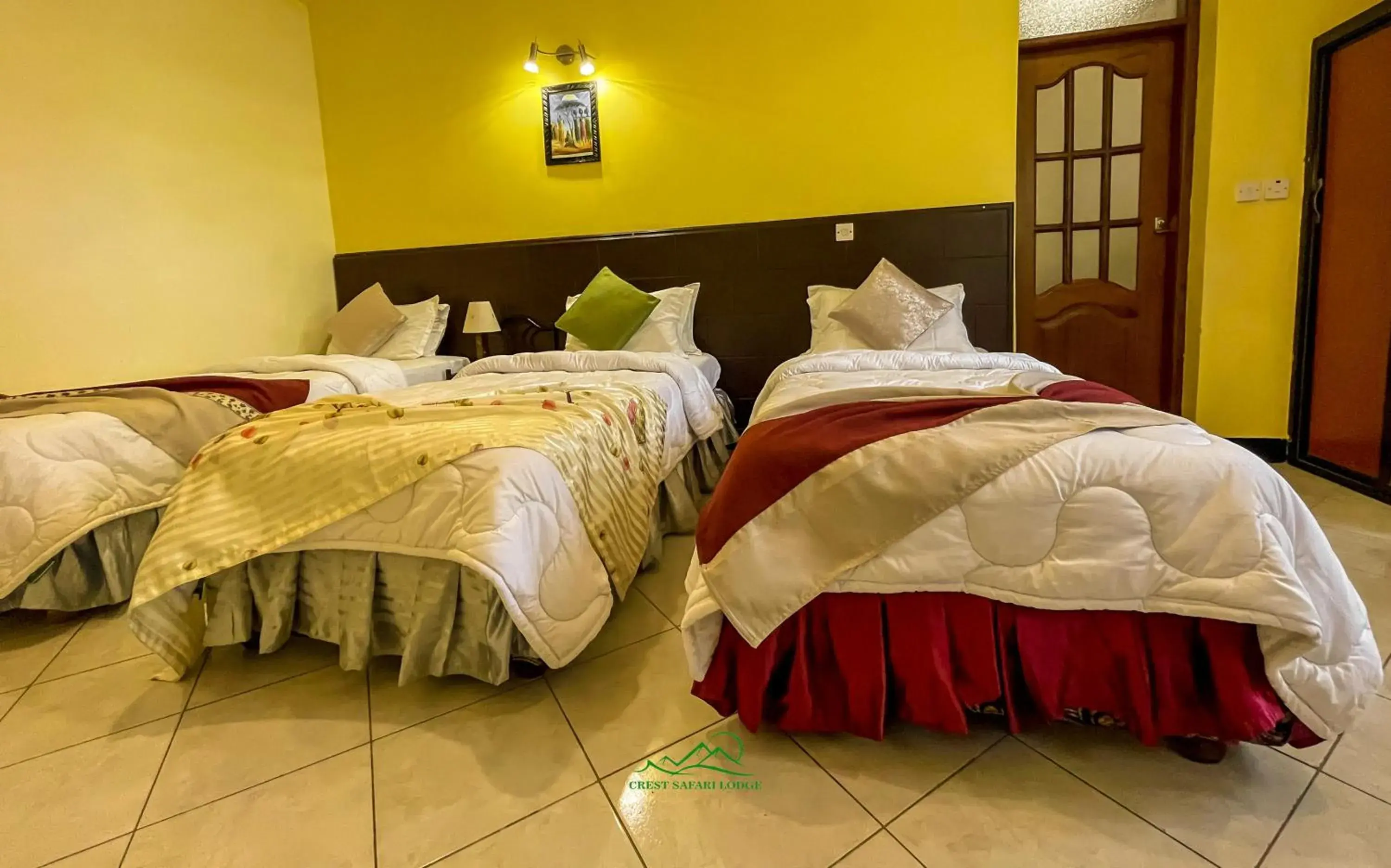 Deluxe Triple Room in Crest Safari Lodge Bed and Breakfast Deluxe Triple Room in Crest Safari Lodge Bed and Breakfast