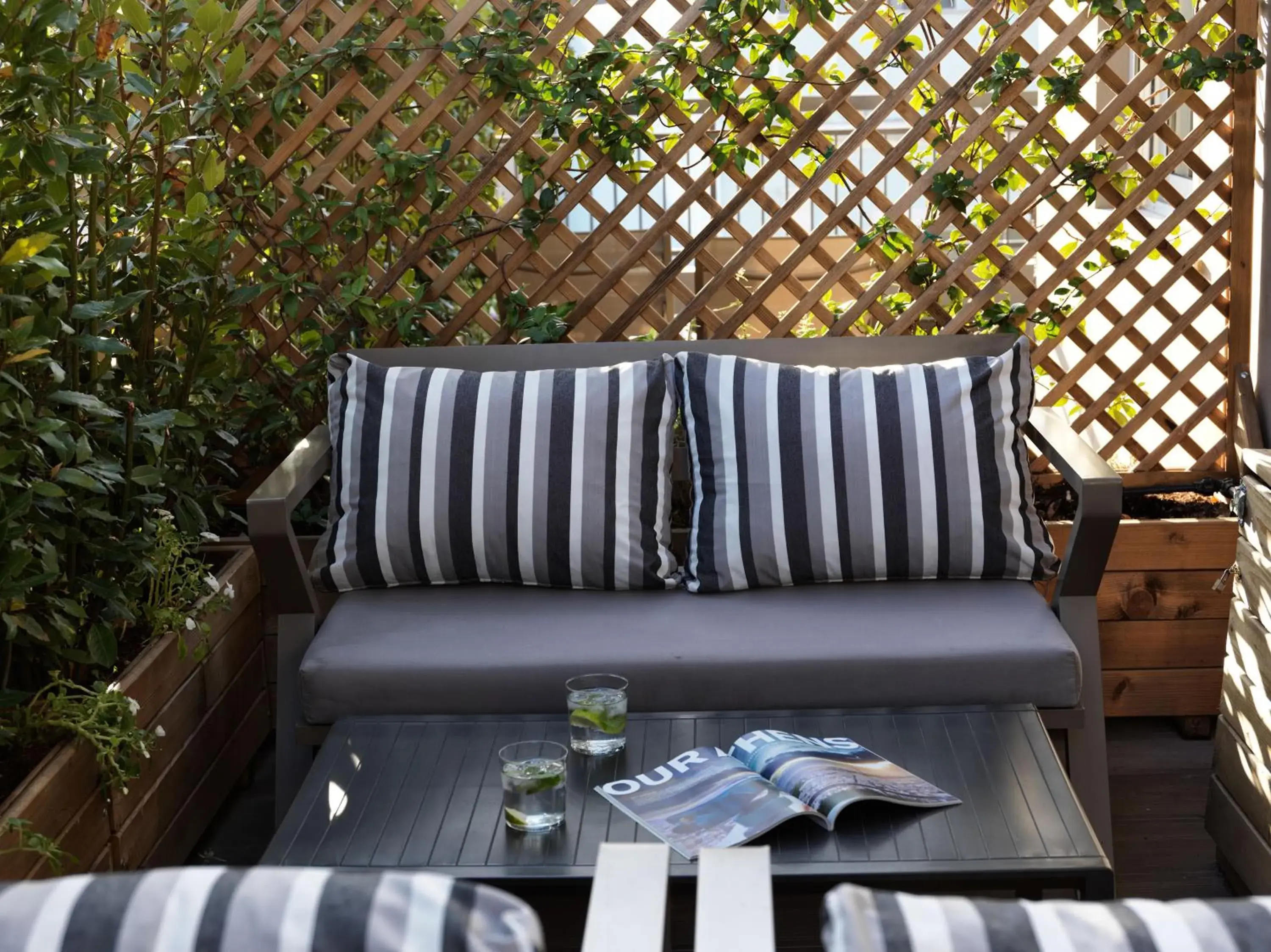 Two-Bedroom Family Room with Terrace in 18 Micon Str. Two-Bedroom Family Room with Terrace in 18 Micon Str.