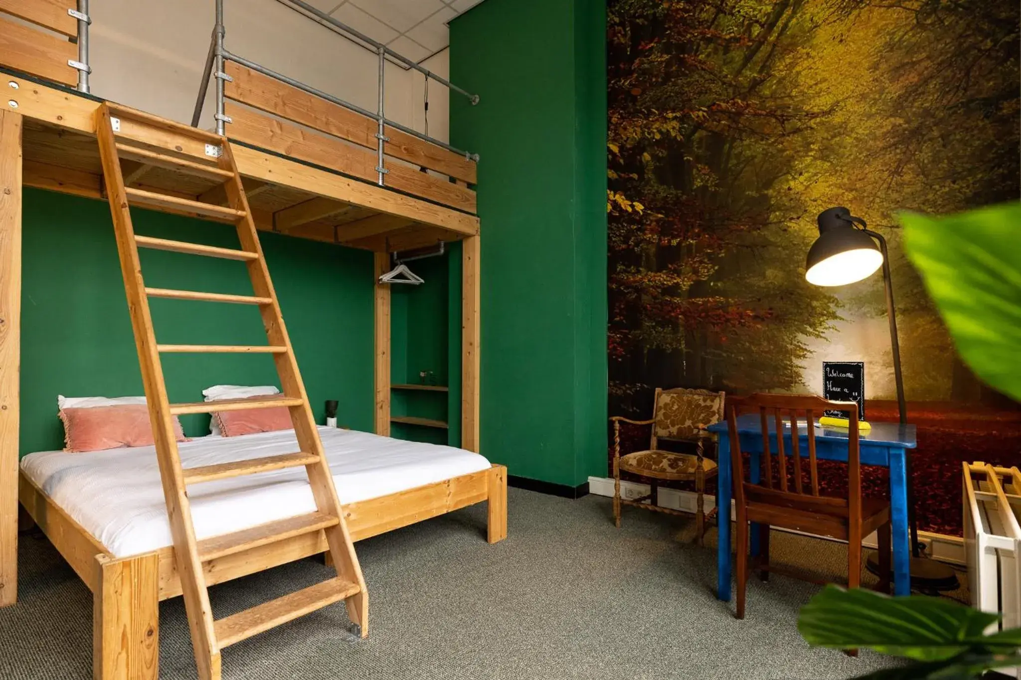 Quadruple Room with Private Bathroom in Hostel Roots Quadruple Room with Private Bathroom in Hostel Roots