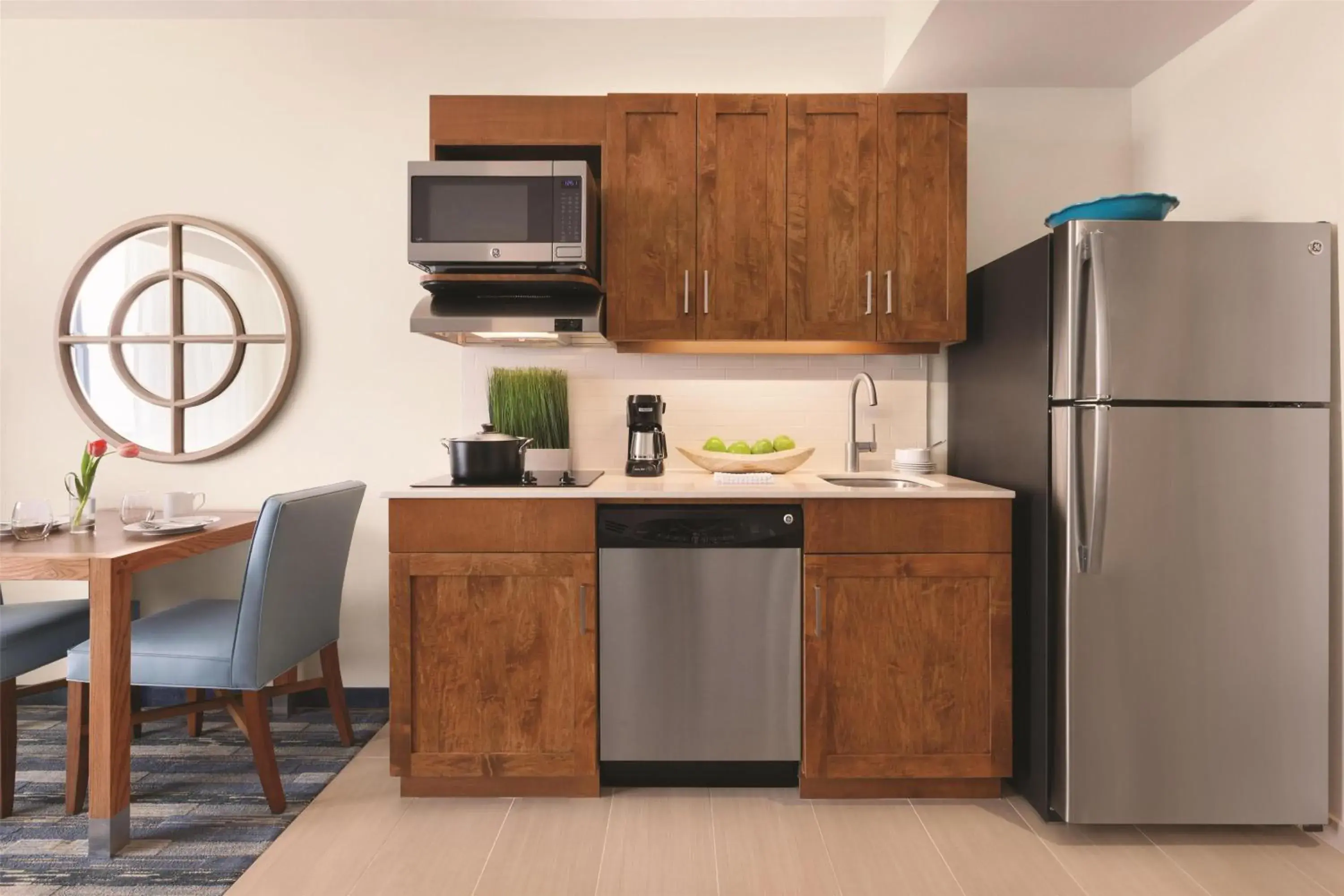 Oceanfront Studio with Two Queen Beds with Sofa Bed and Roll-in Shower - Disability Access in Hyatt House Virginia Beach / Oceanfront Oceanfront Studio with Two Queen Beds with Sofa Bed and Roll-in Shower - Disability Access in Hyatt House Virginia Beach / Oceanfront